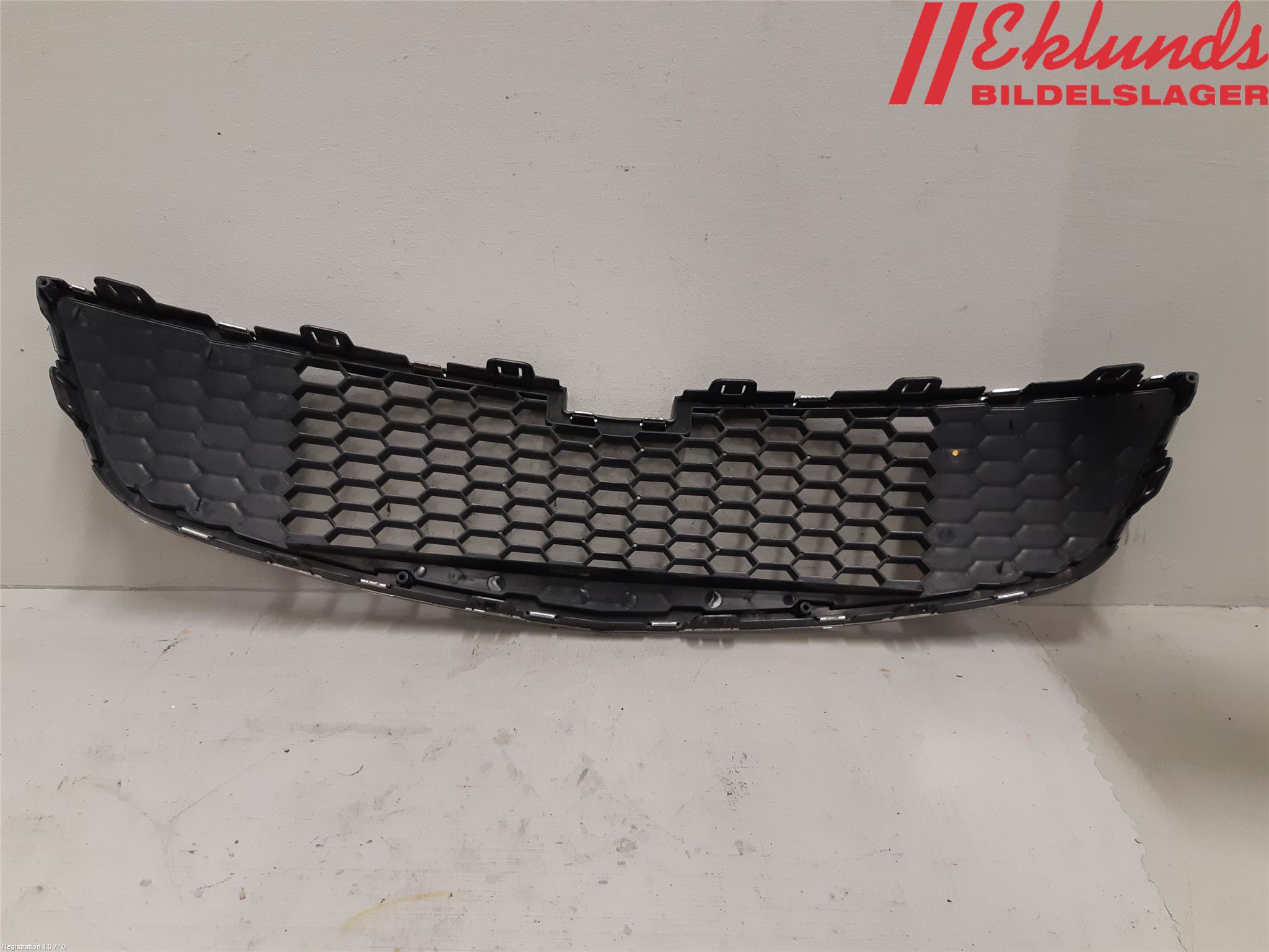 GM CHEVROLET CRUZE Grill Komp