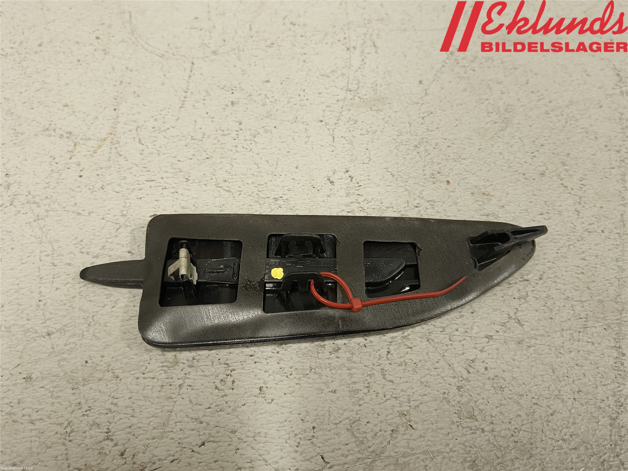 Ford KUGA 17-19 List Framskärm Vä