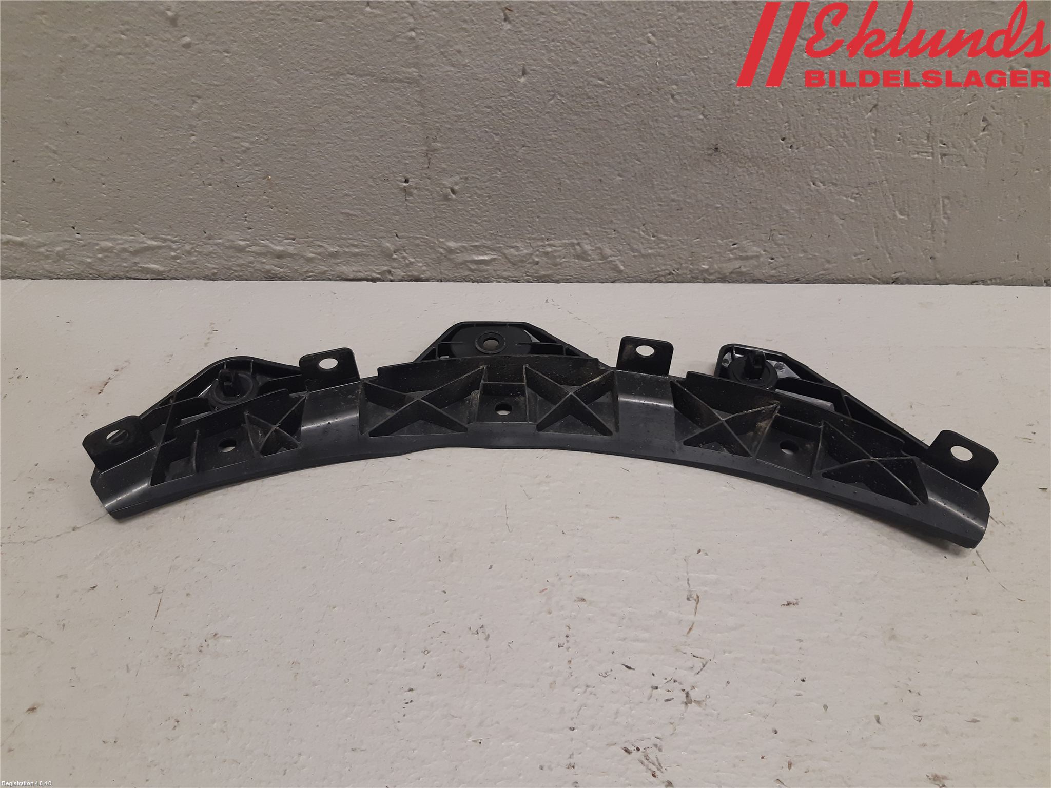 Mazda CX-3 Skärmfäste Fram Vä