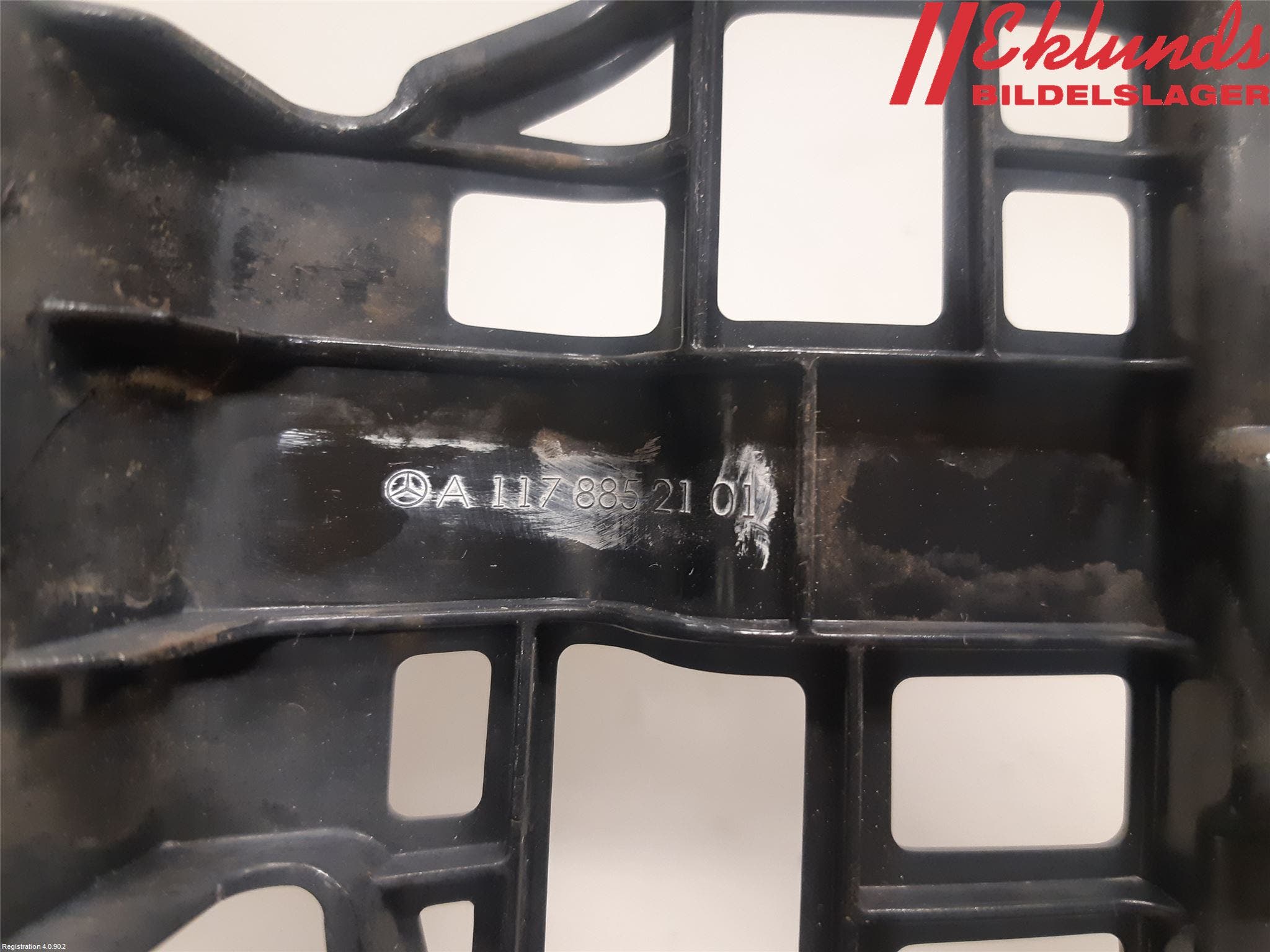 Mercedes-Benz MB CLA-KLASS (C117/X117) 13-19 Stötfångarfäste Bak Vä