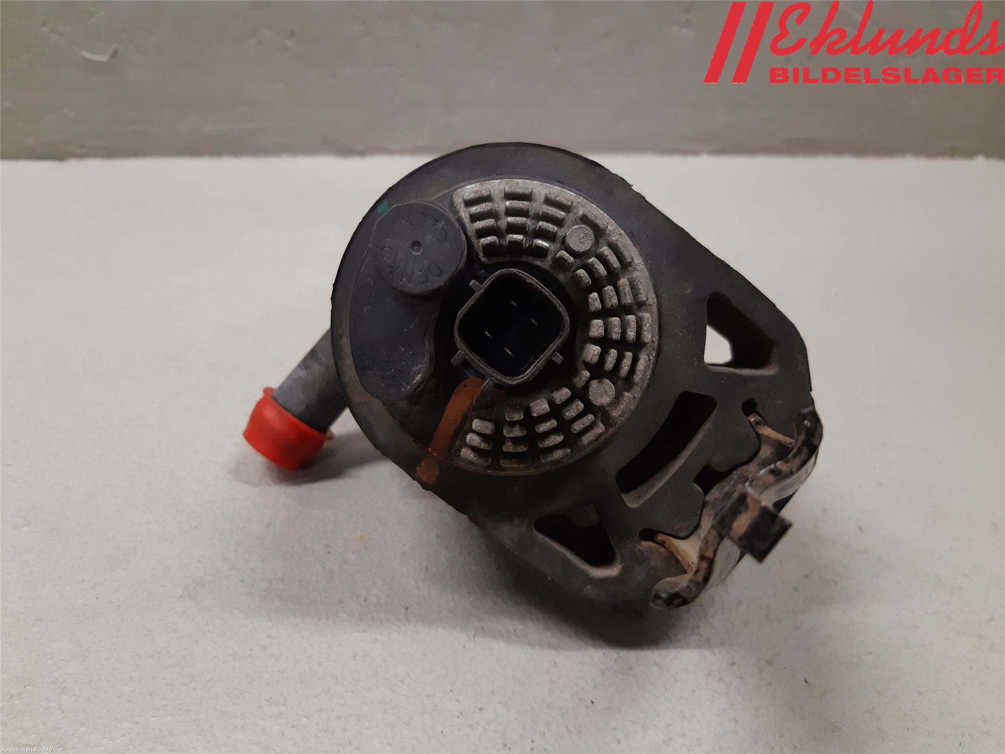 Tesla MODEL S 13- Vattenpump