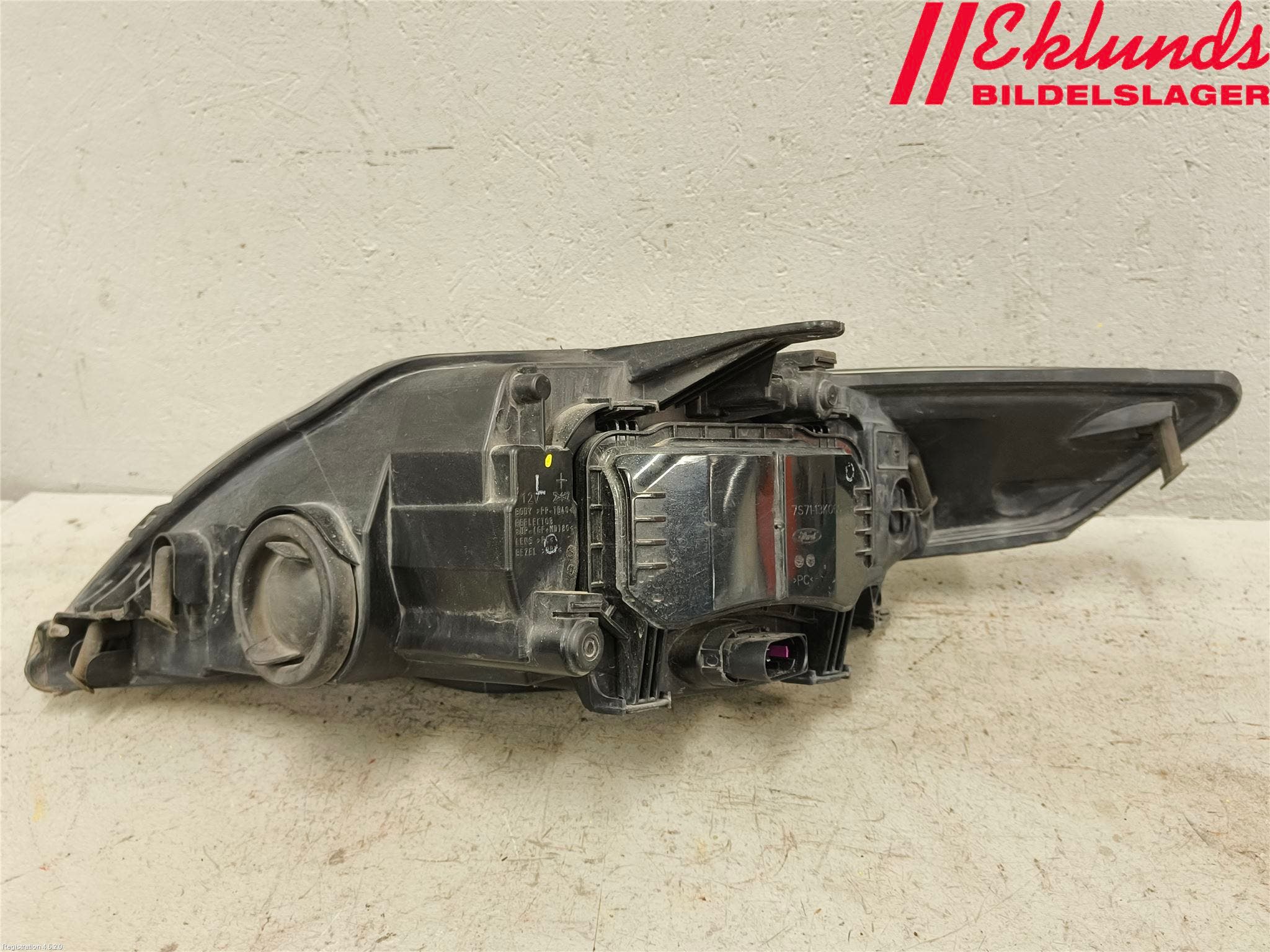 Ford MONDEO 07-15 Strålkastare Höger