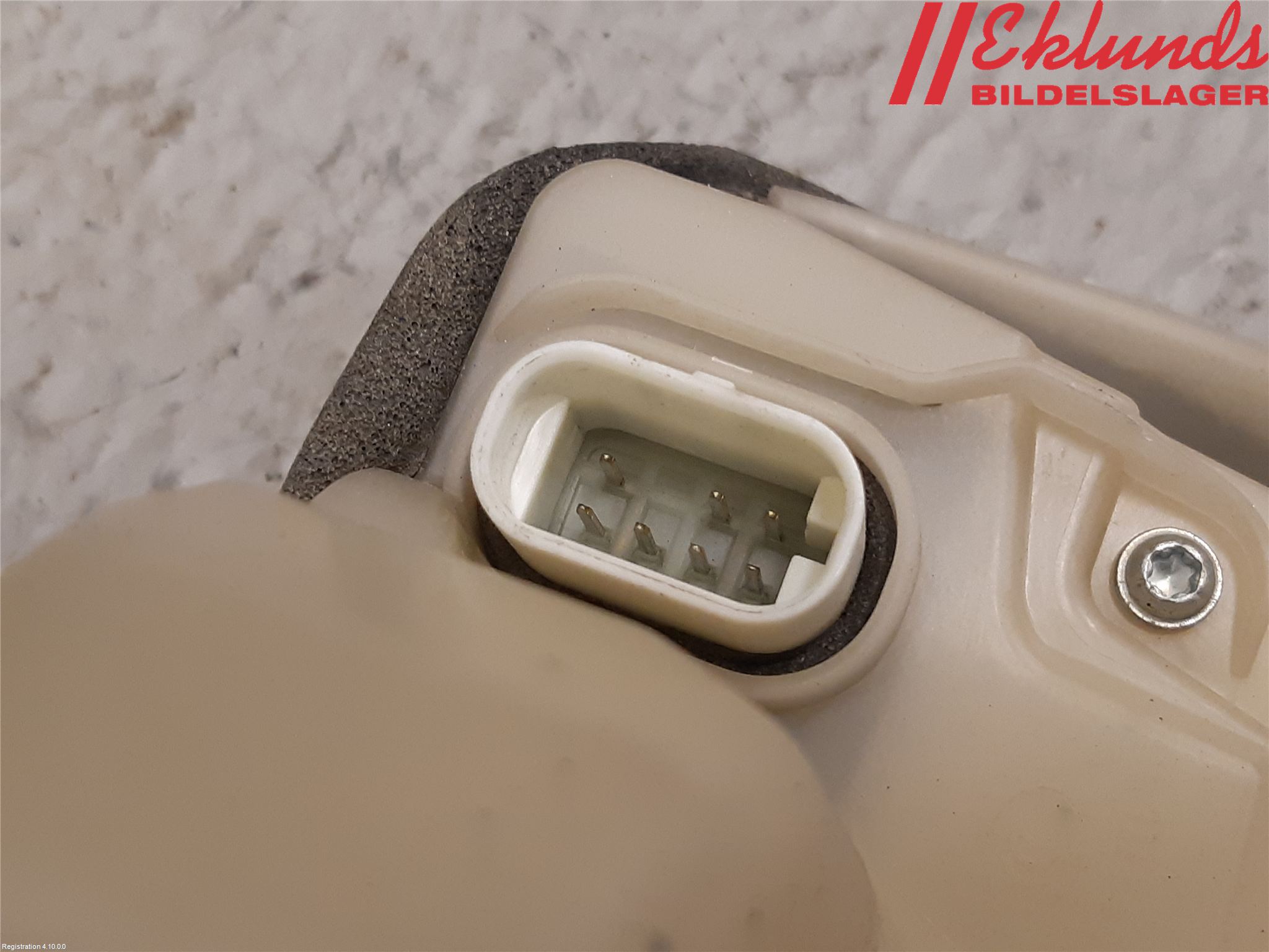 Tesla MODEL 3 17- Låskista-Dörrlås