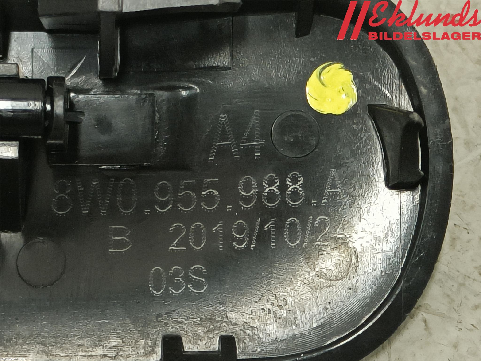 Audi A4/S4 B9 20- Spolarmunstycke Rutor