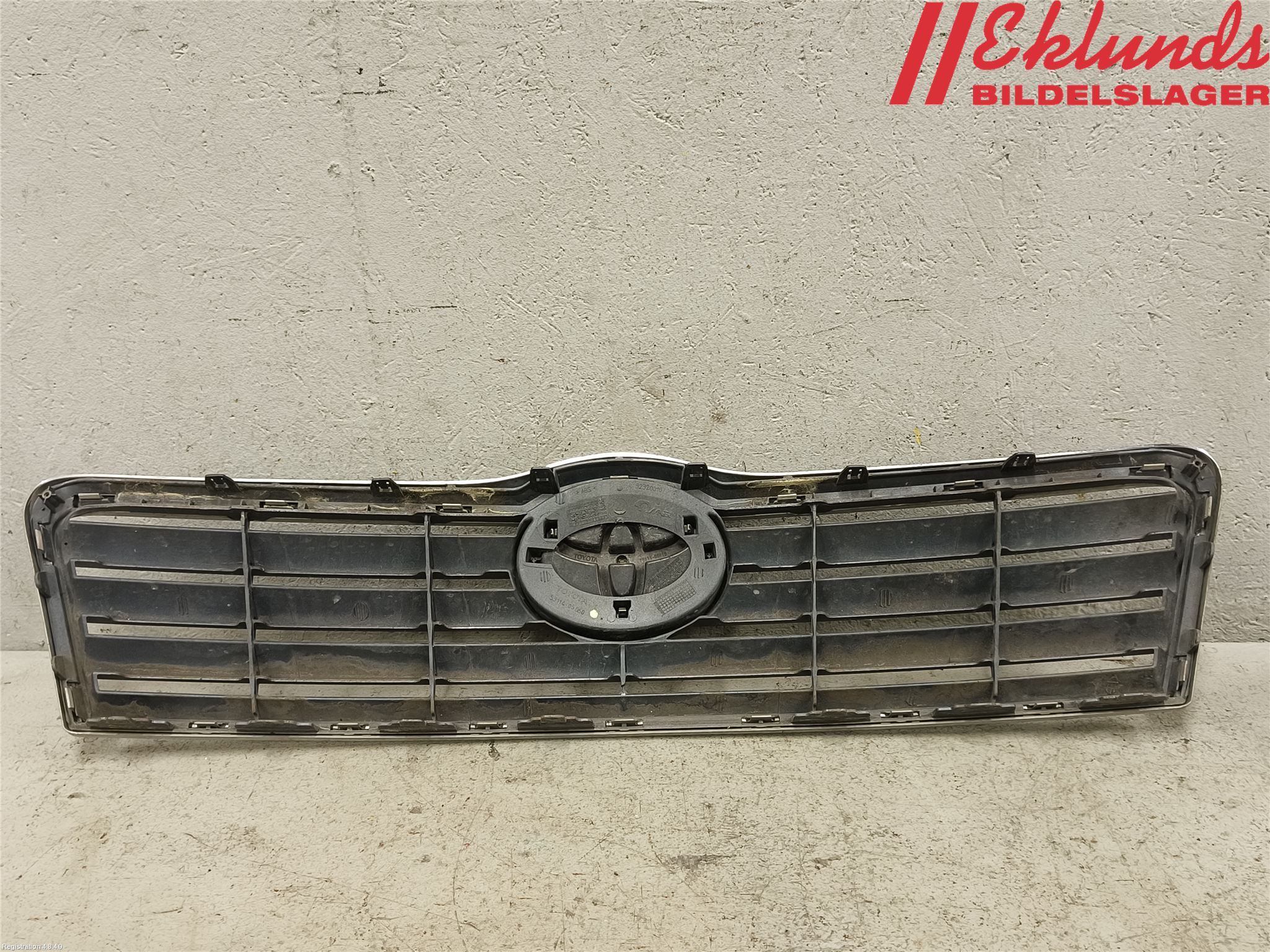 Toyota AVENSIS 03-06 Grill Komp