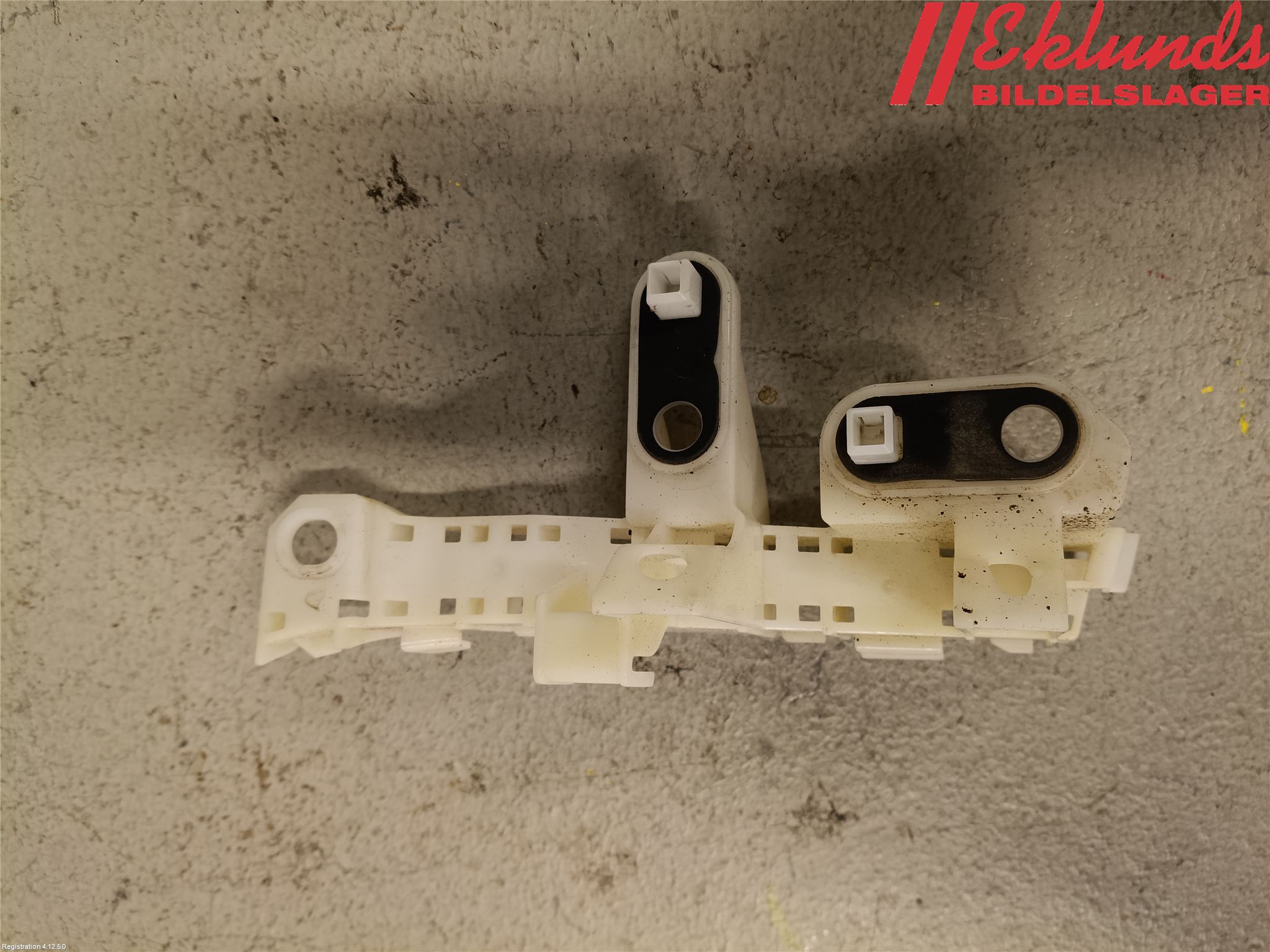 Subaru XV 12-17 Stötfångarfäste Bak Vä