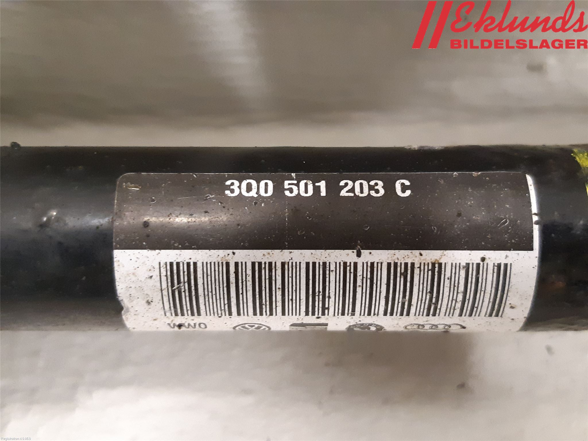 Volkswagen VW PASSAT 15-19 Drivaxel Bak Vänster