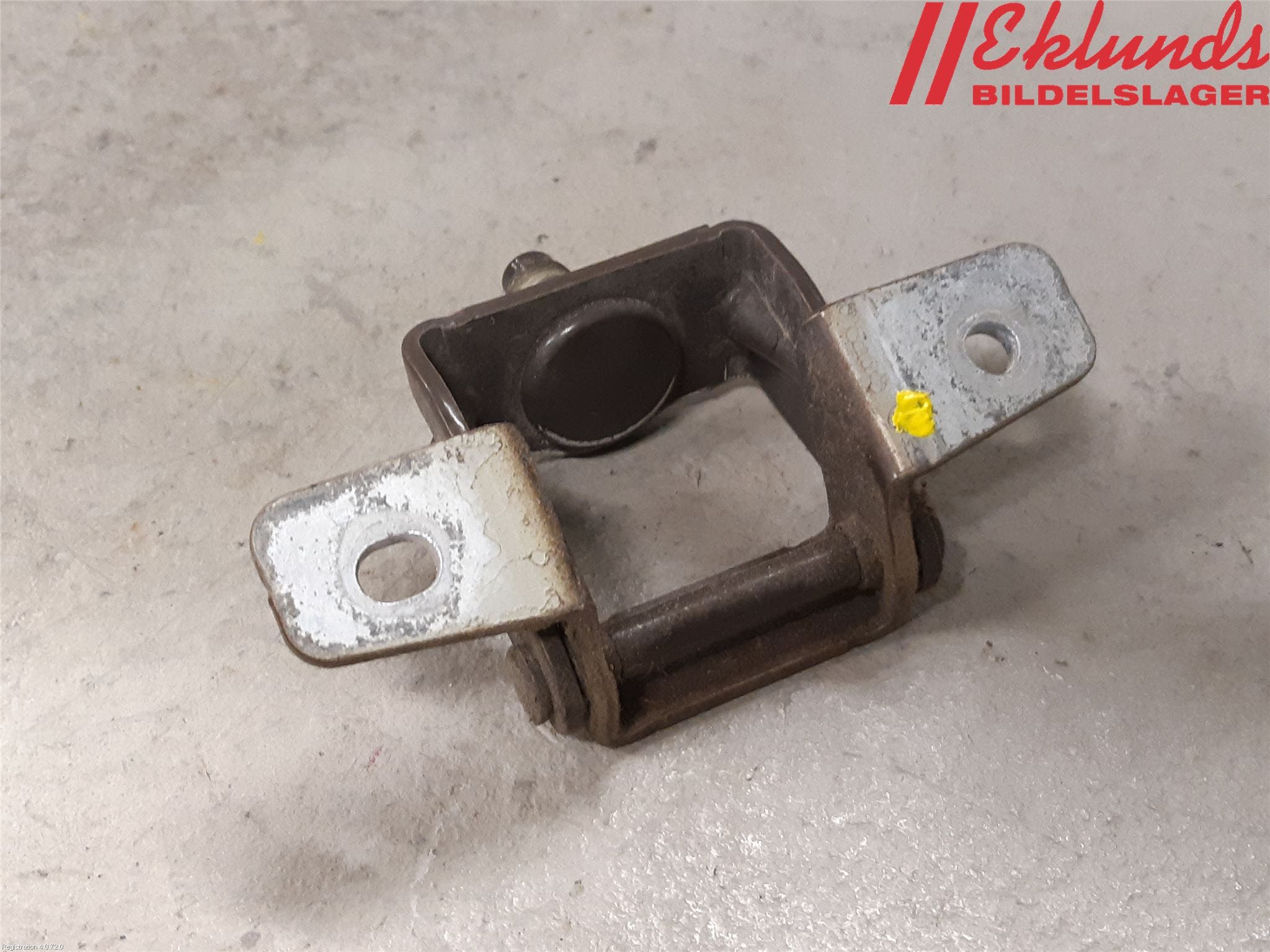 Kia RIO 12-16 Bakluckegångjärn Vä