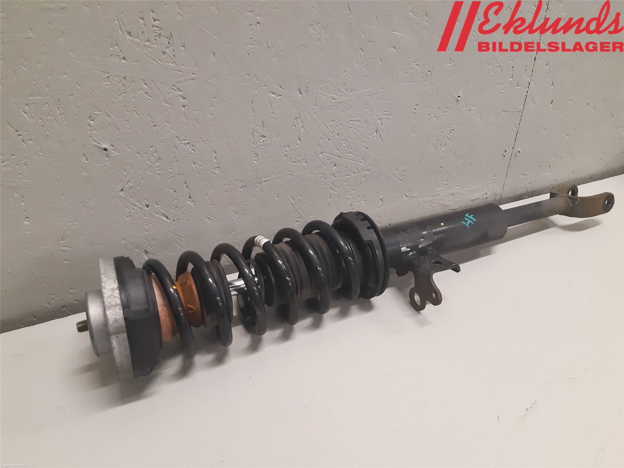 BMW 5 F10/F11/F18 09-17 Fjäderben Fram Höger