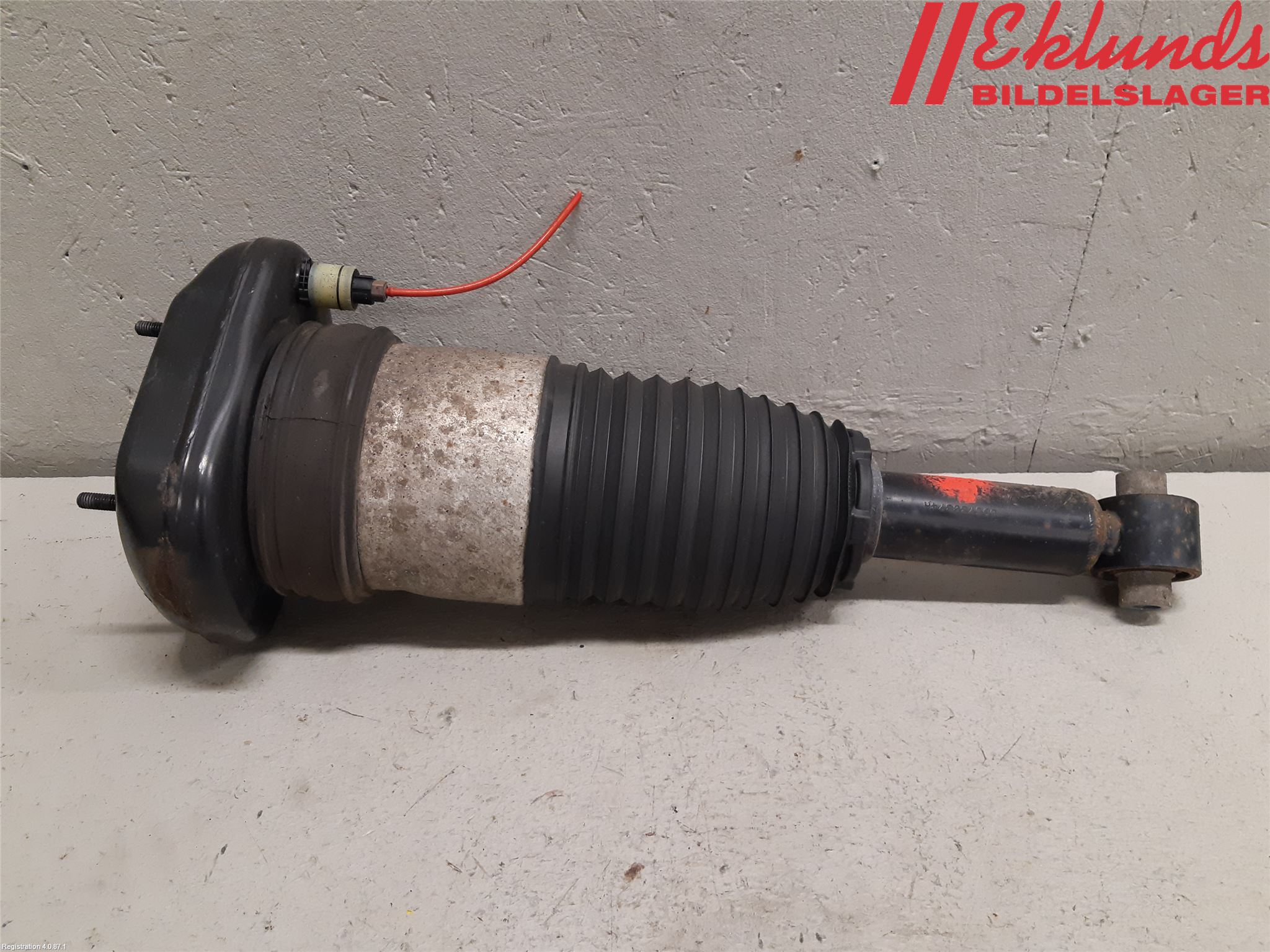 BMW 5 G30/G31/F90 17-23 Fjäderben Bak Vänster