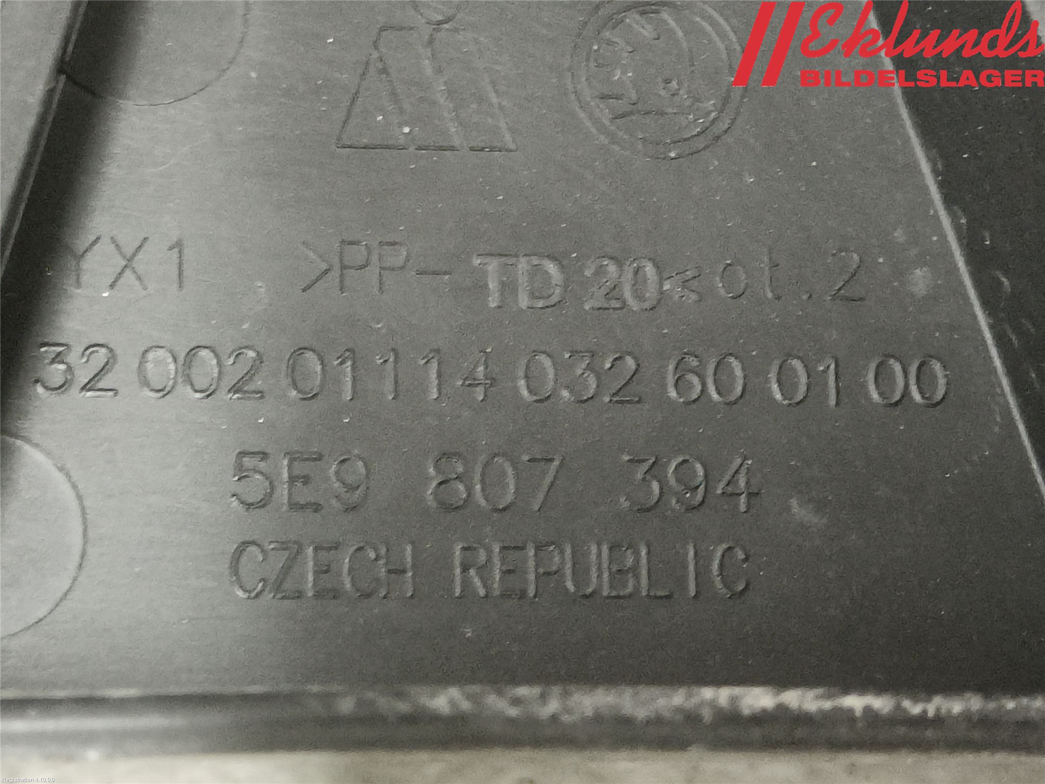 Skoda OCTAVIA (5E) 13-20 Stötfångarfäste Bak Hö