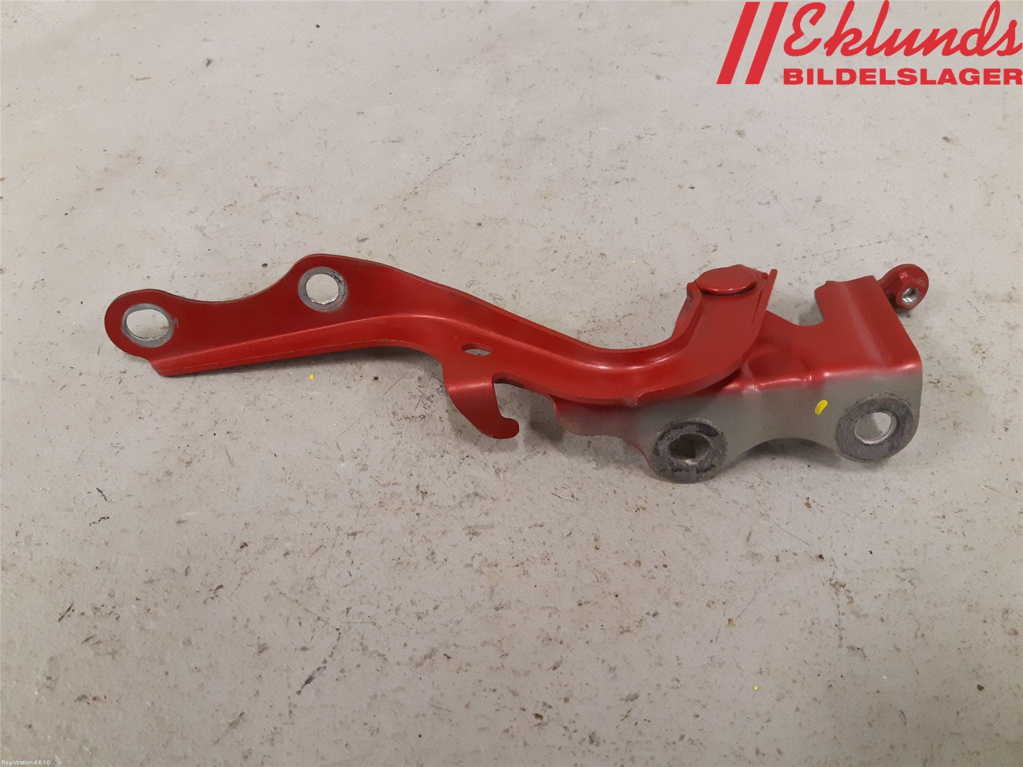 Toyota VERSO 09-18 Huvgångjärn