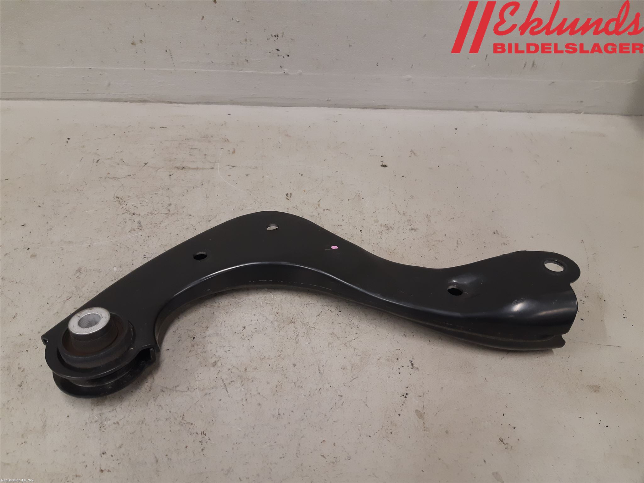 Lexus UX/300e 19- Bärarm Bak Höger