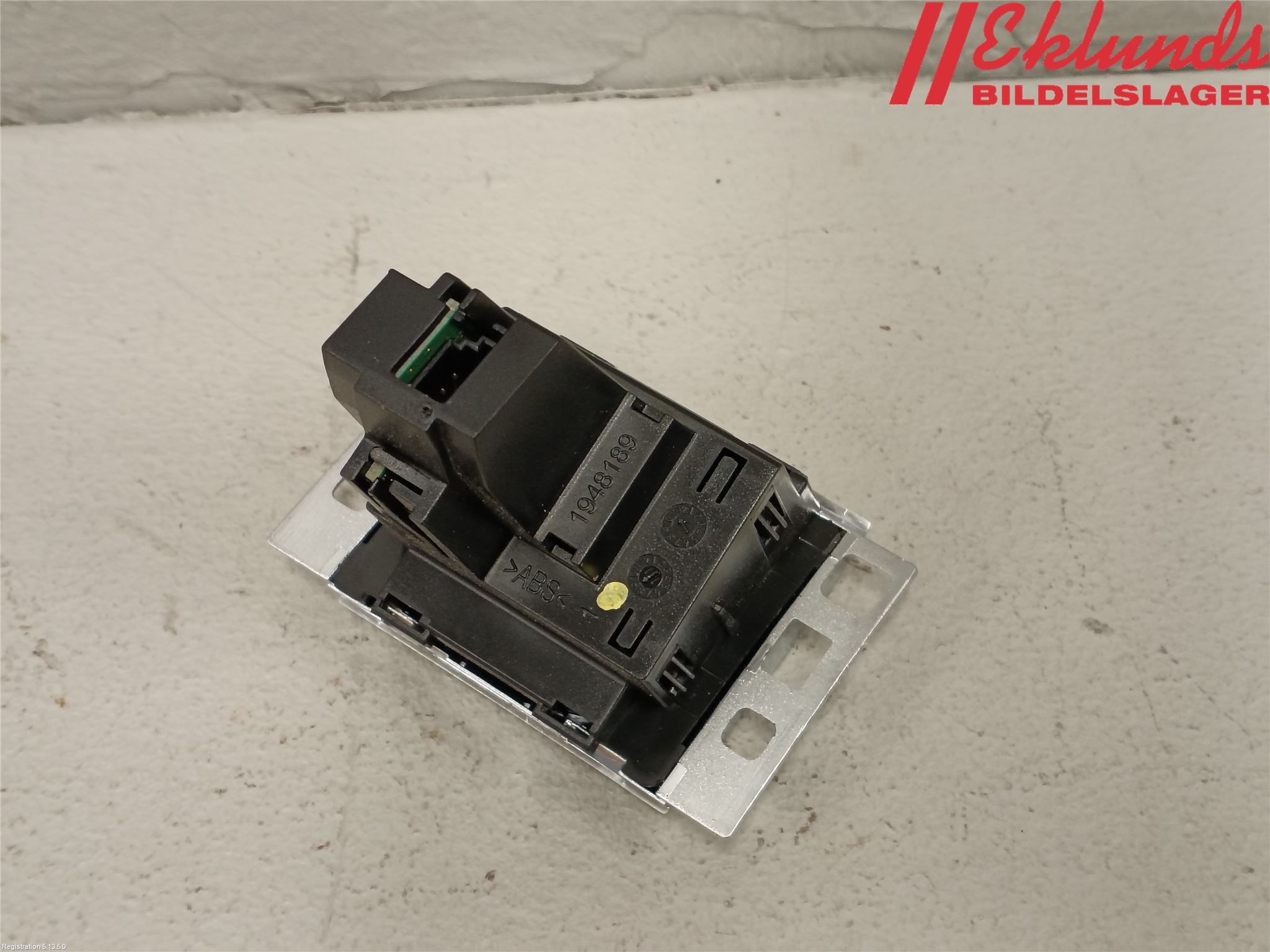 Volkswagen VW PASSAT 11-14 Instrument Klocka