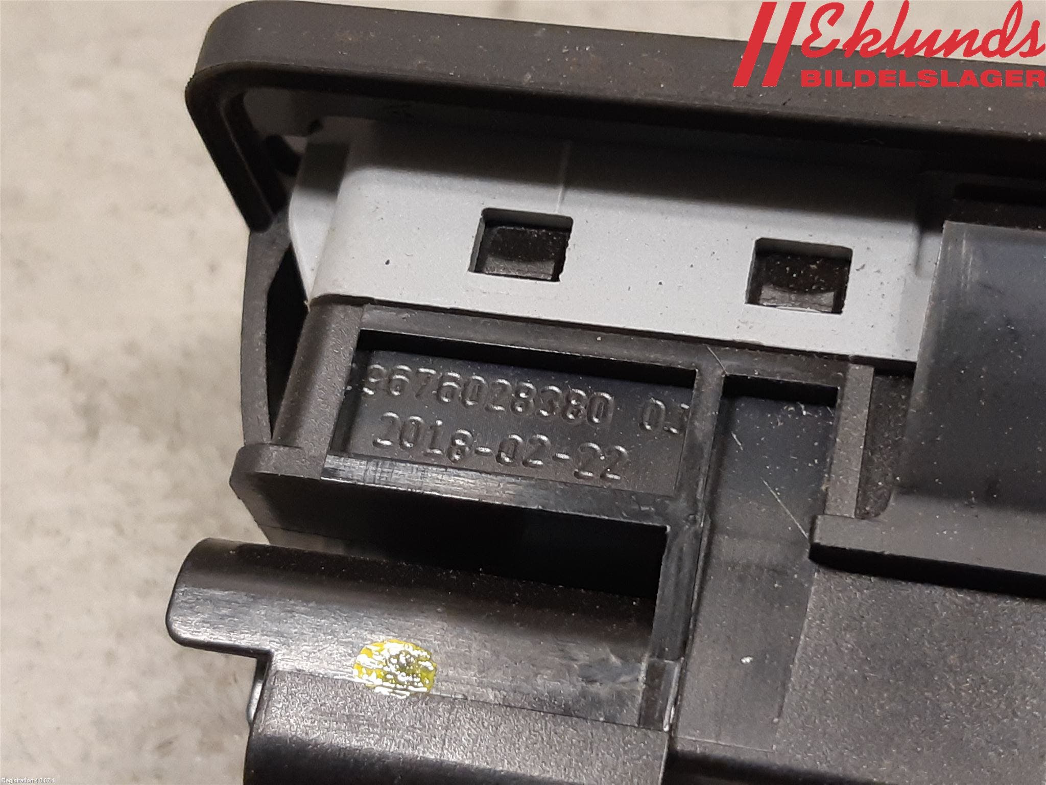 Peugeot 3008 17-24 Bakluckehandtag