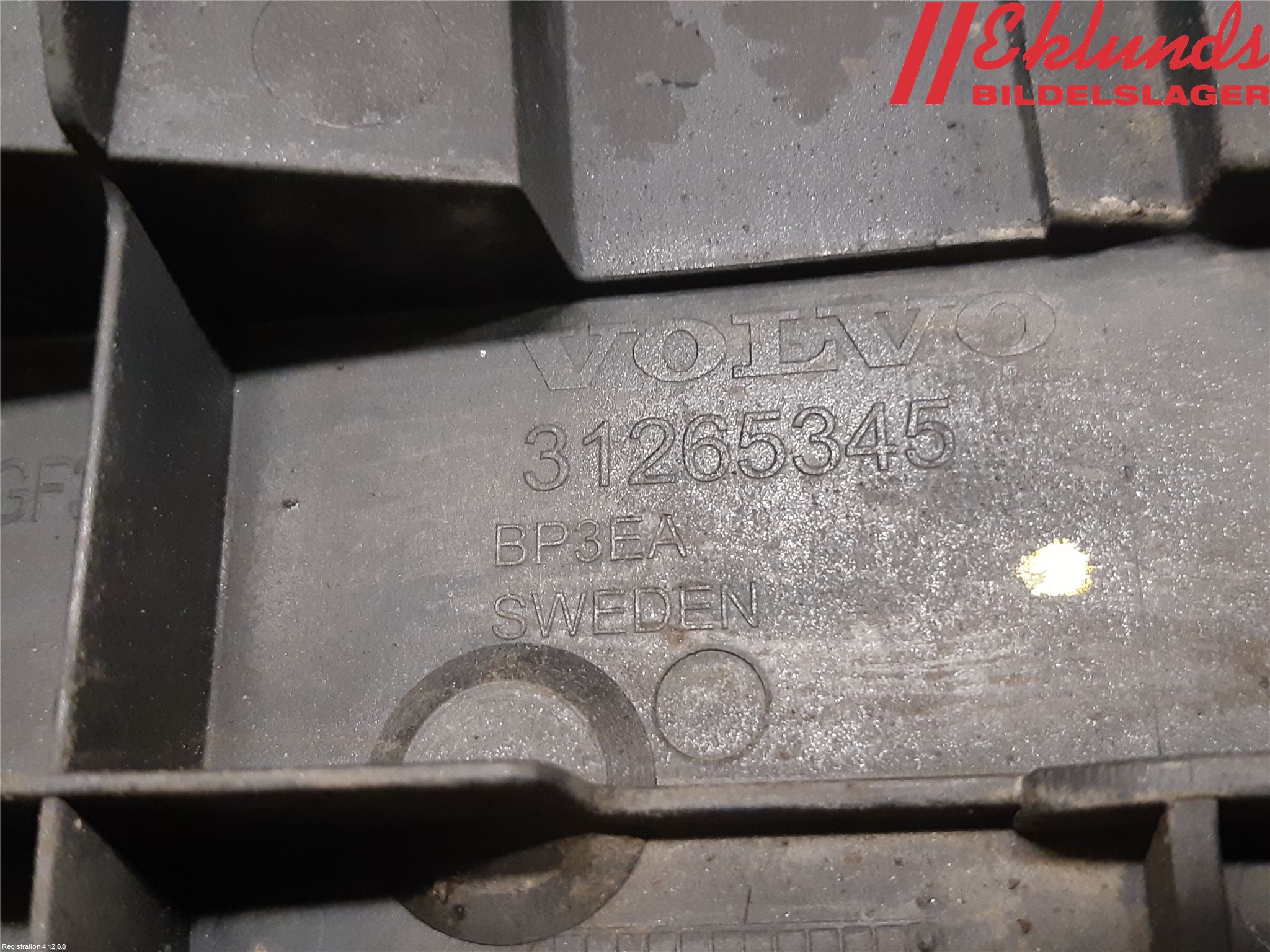 Volvo V70 08-13 Stötfångarfäste Fram Hö