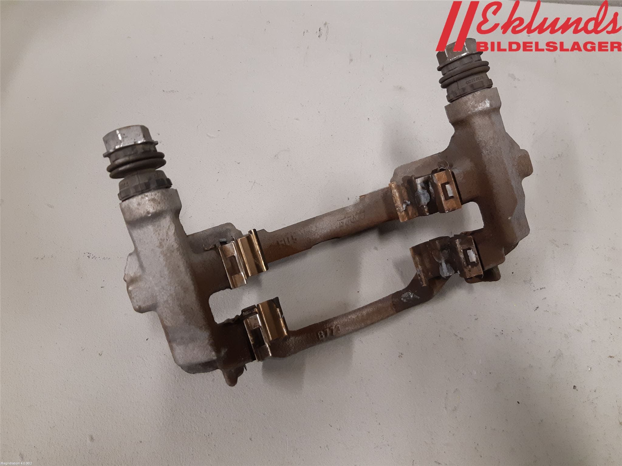 Toyota YARIS XP21 20- Bromsokshållare