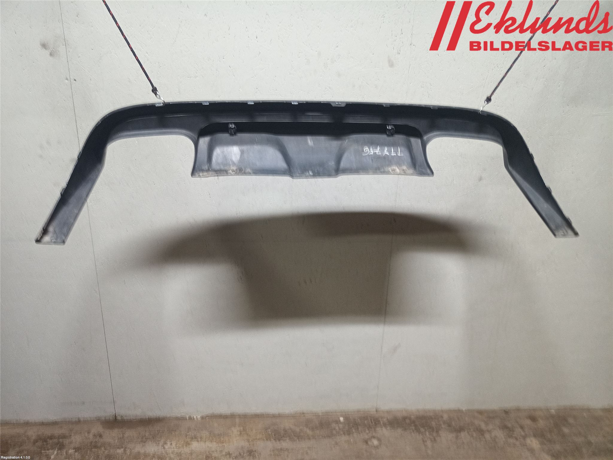 Volvo V40 12-19 Stötfångardel Bak Mitt
