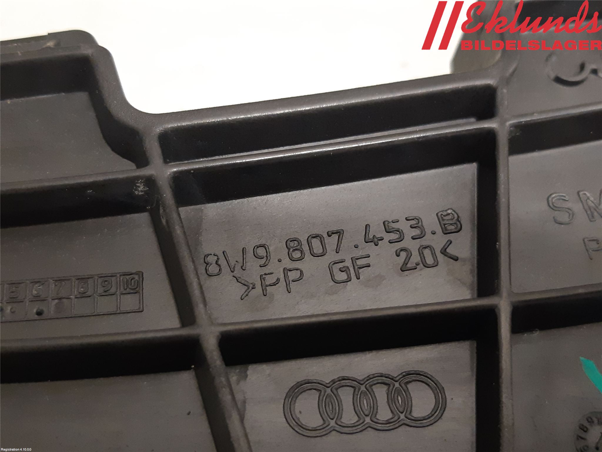Audi A4/S4 B9 20- Stötfångarfäste Bak Vä