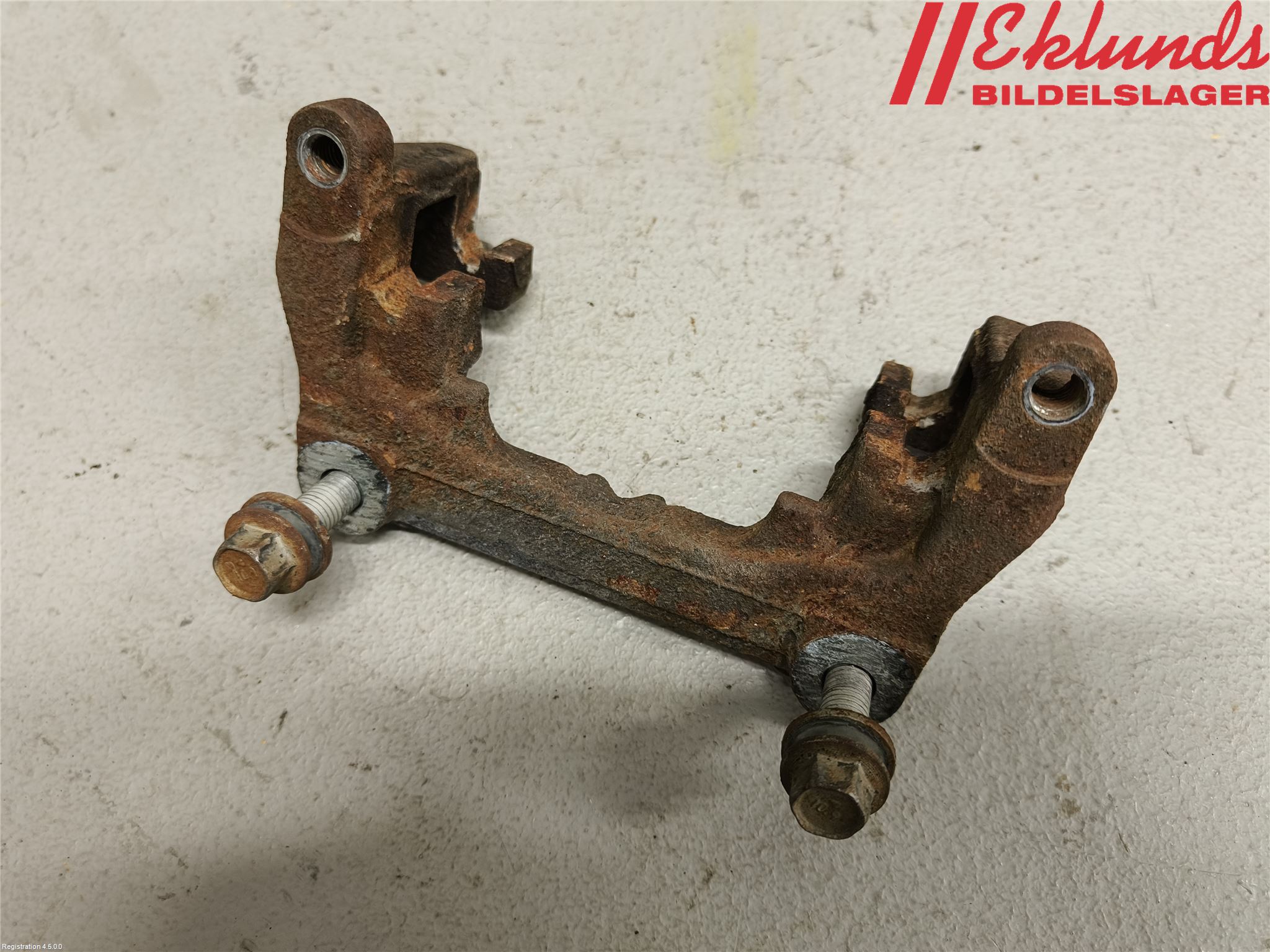 Ford FOCUS 19- Bromsokshållare