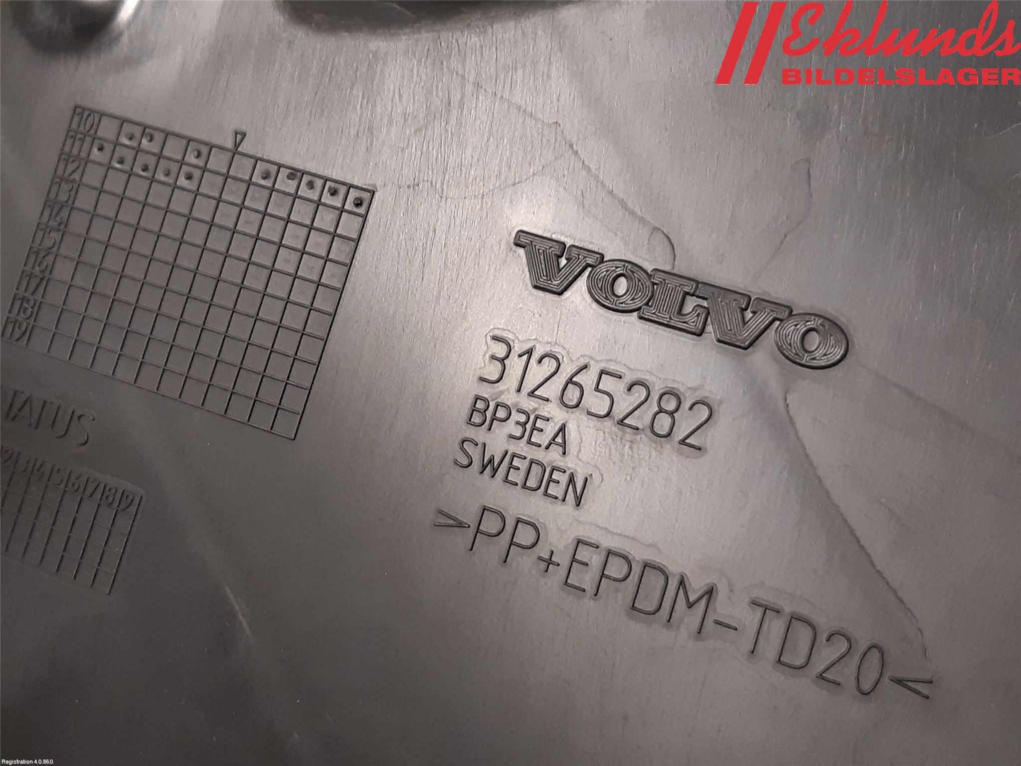 Volvo V60 11-13 Stötfångarfäste Bak Hö
