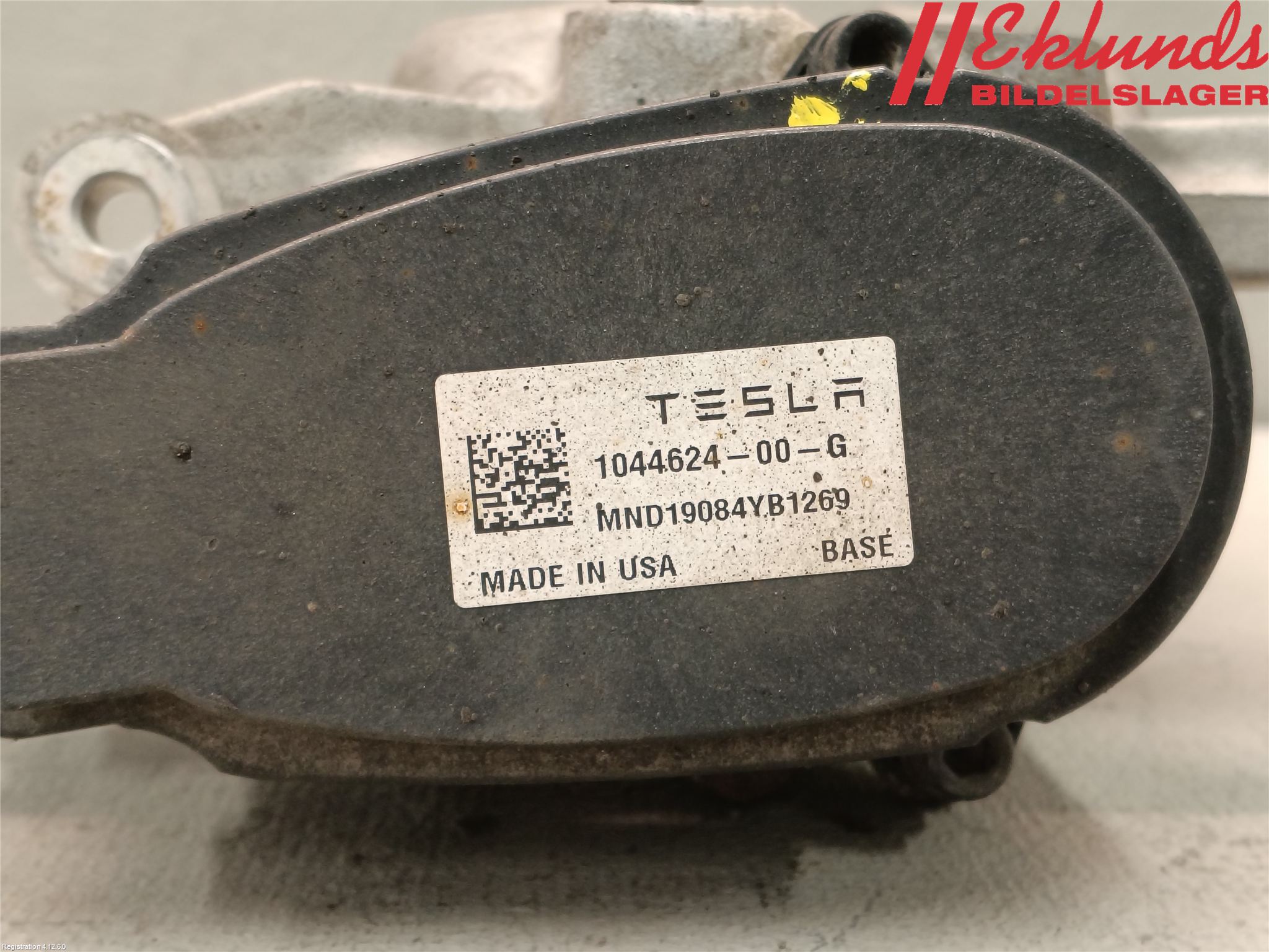 Tesla MODEL 3 17- Bromsok Bak Höger