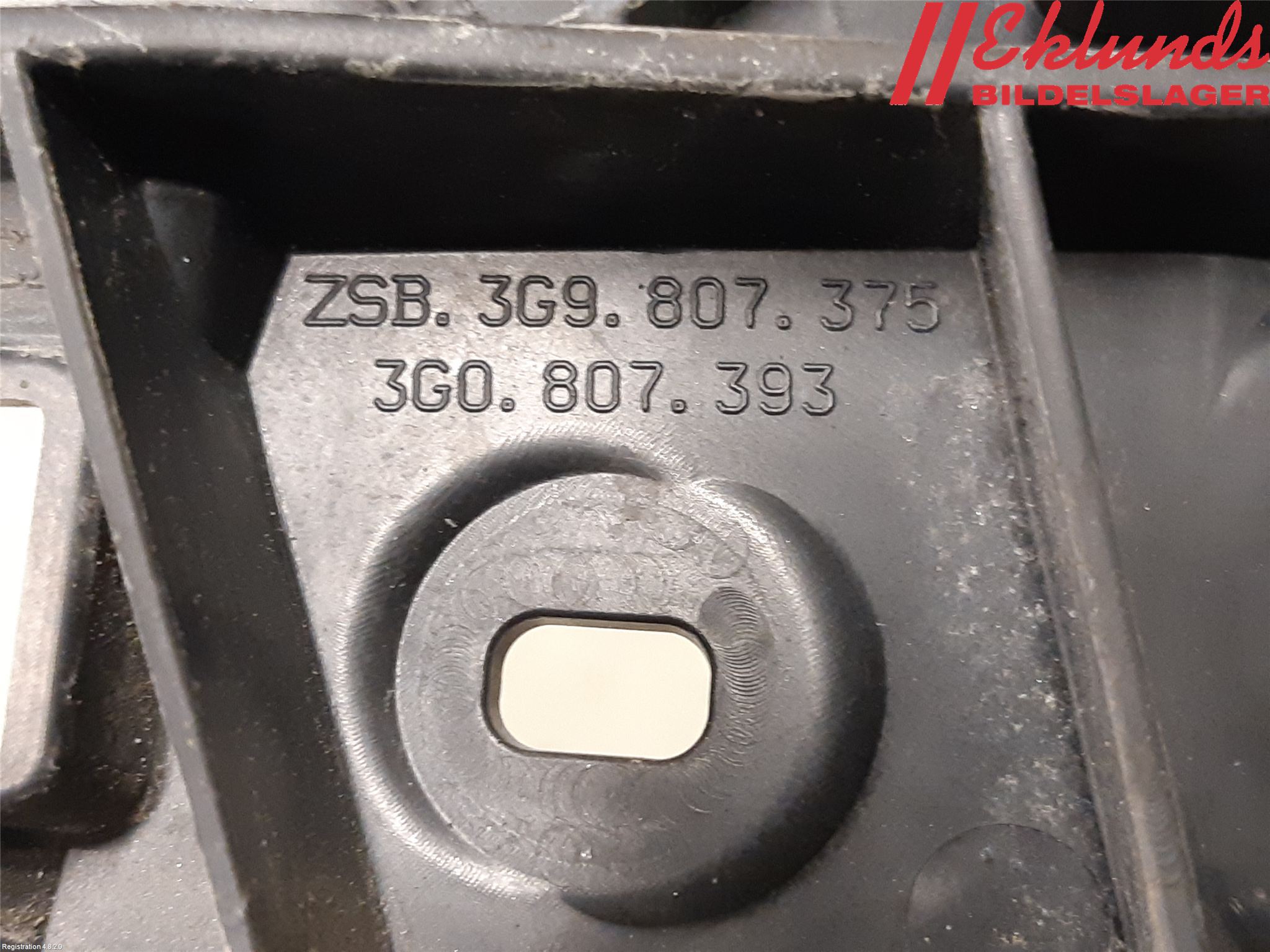 Volkswagen VW PASSAT 15-19 Stötfångarfäste Bak Vä