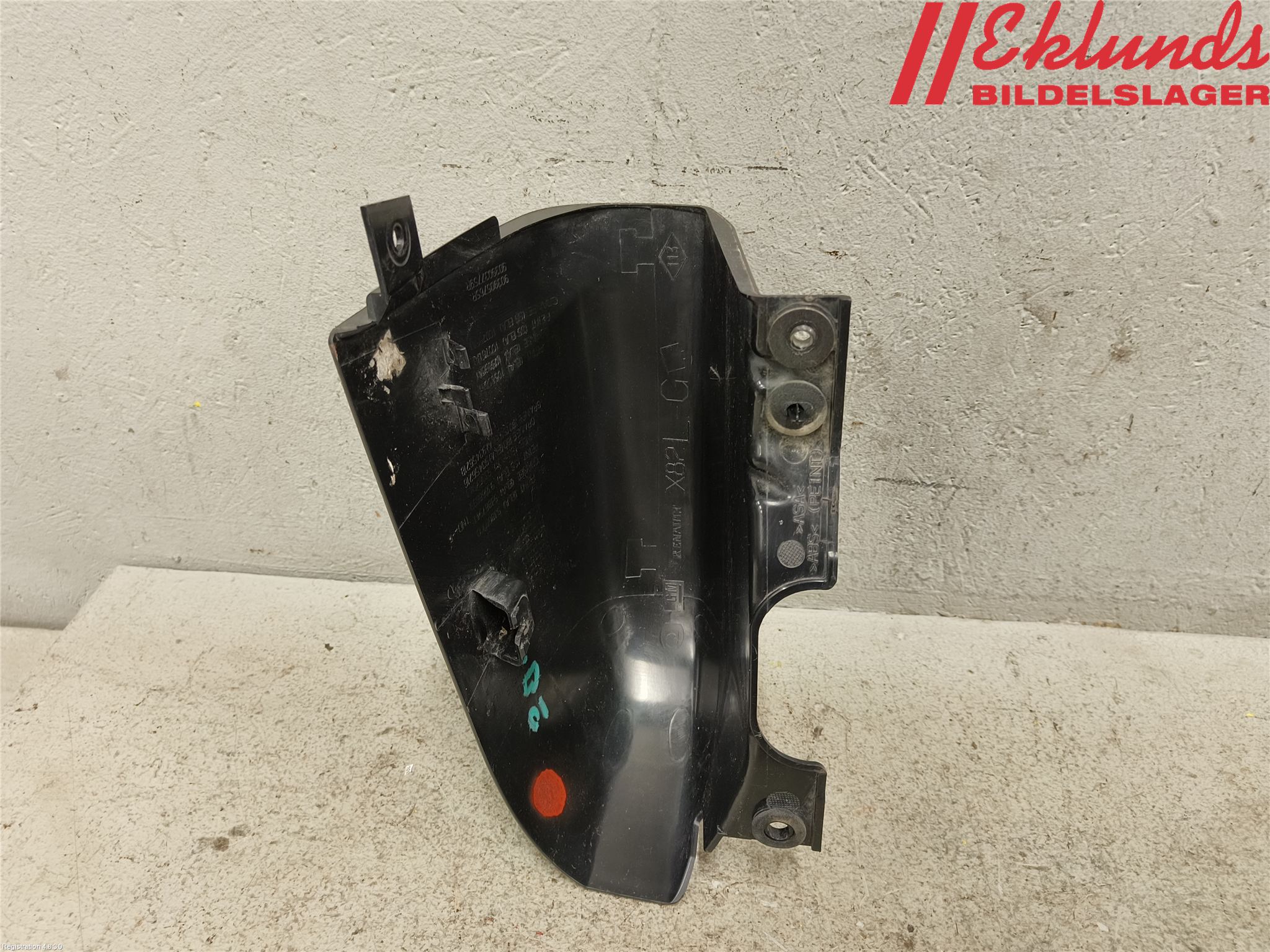 Opel VIVARO 15-19 Bakljussarg