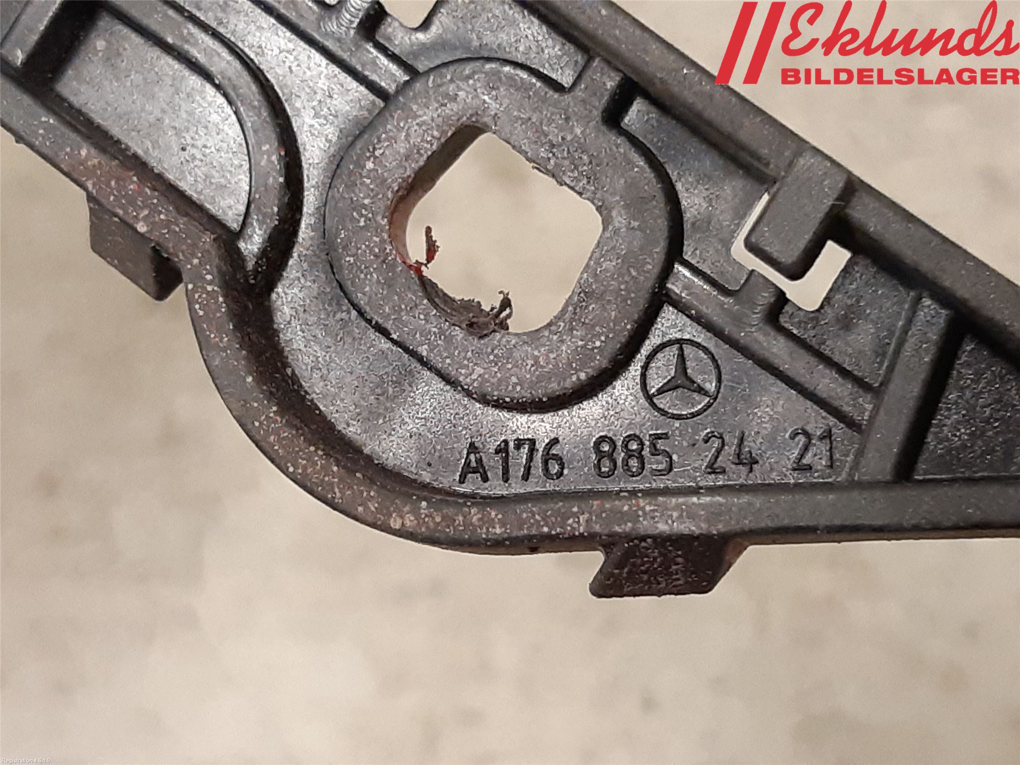 Mercedes-Benz MB A-KLASS (W176) 13-18 Stötfångarfäste Fram Hö
