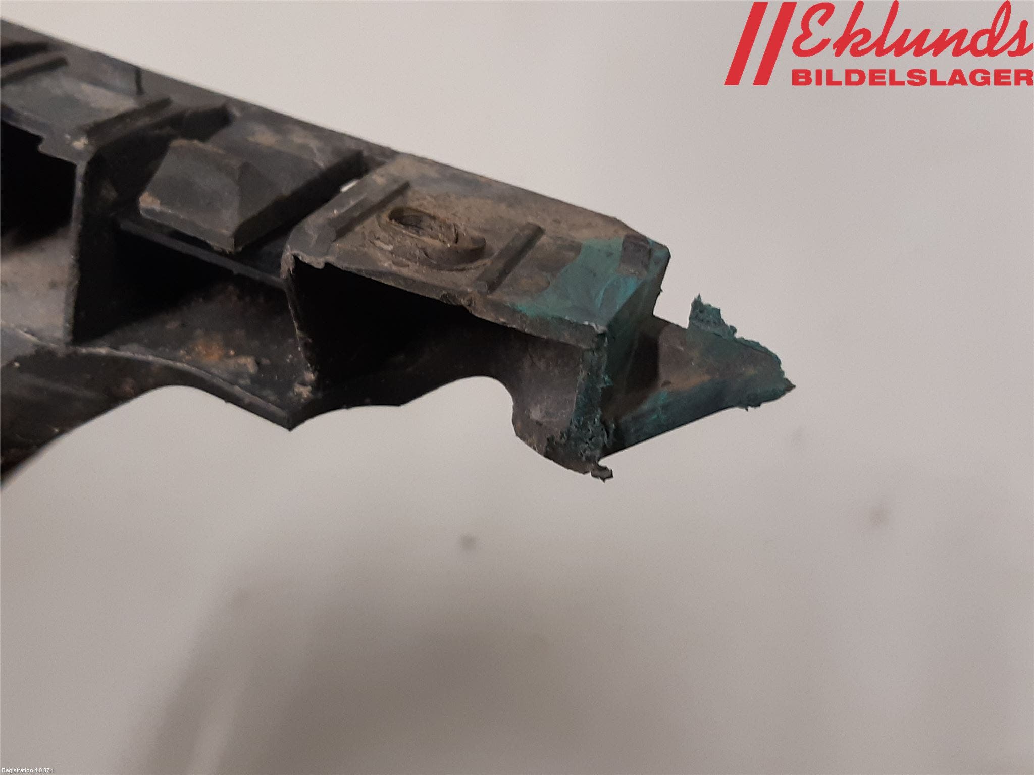 Volvo V70 08-13 Stötfångarfäste Bak Hö