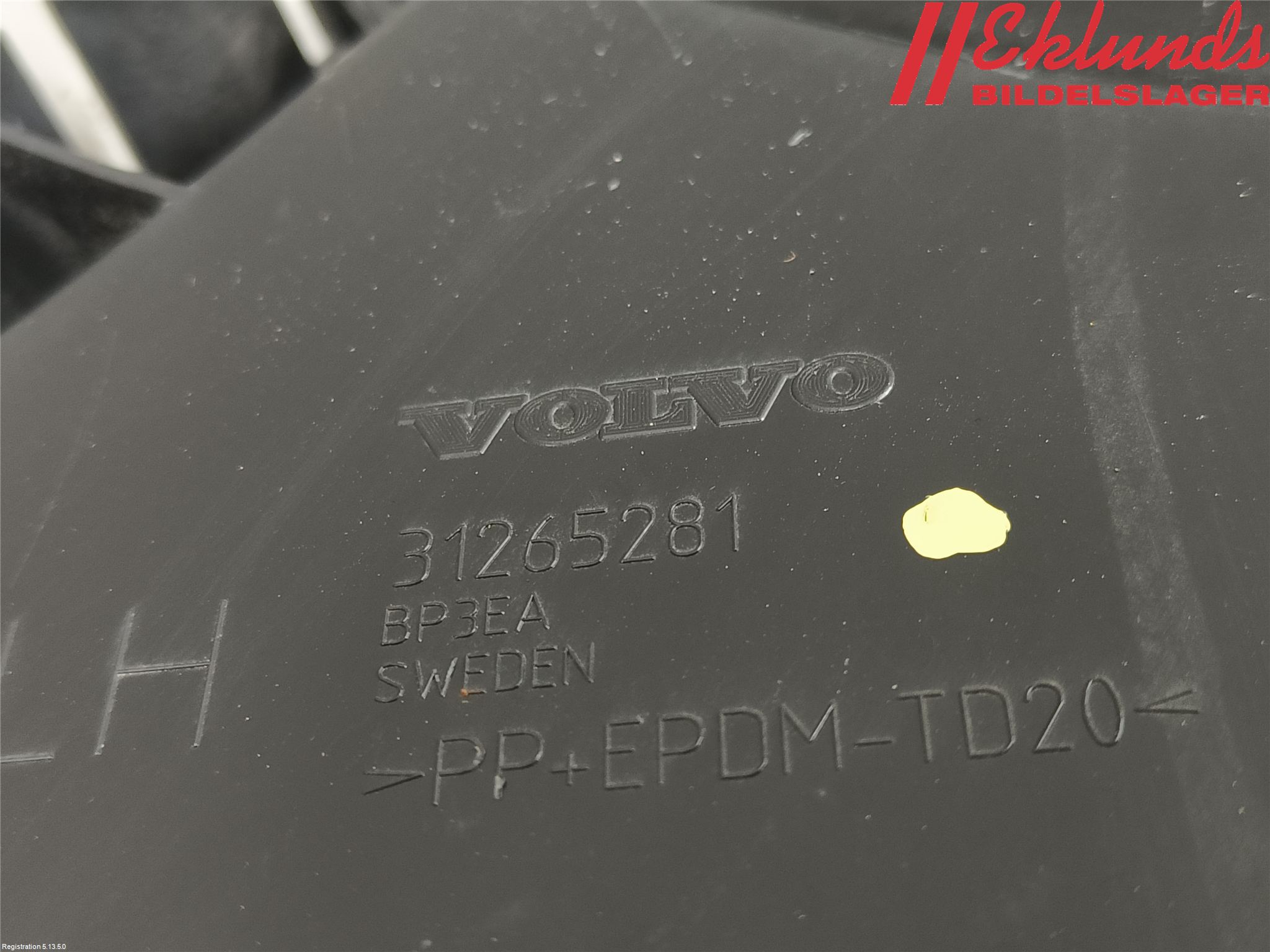 Volvo V60 11-13 Stötfångarfäste Bak Vä