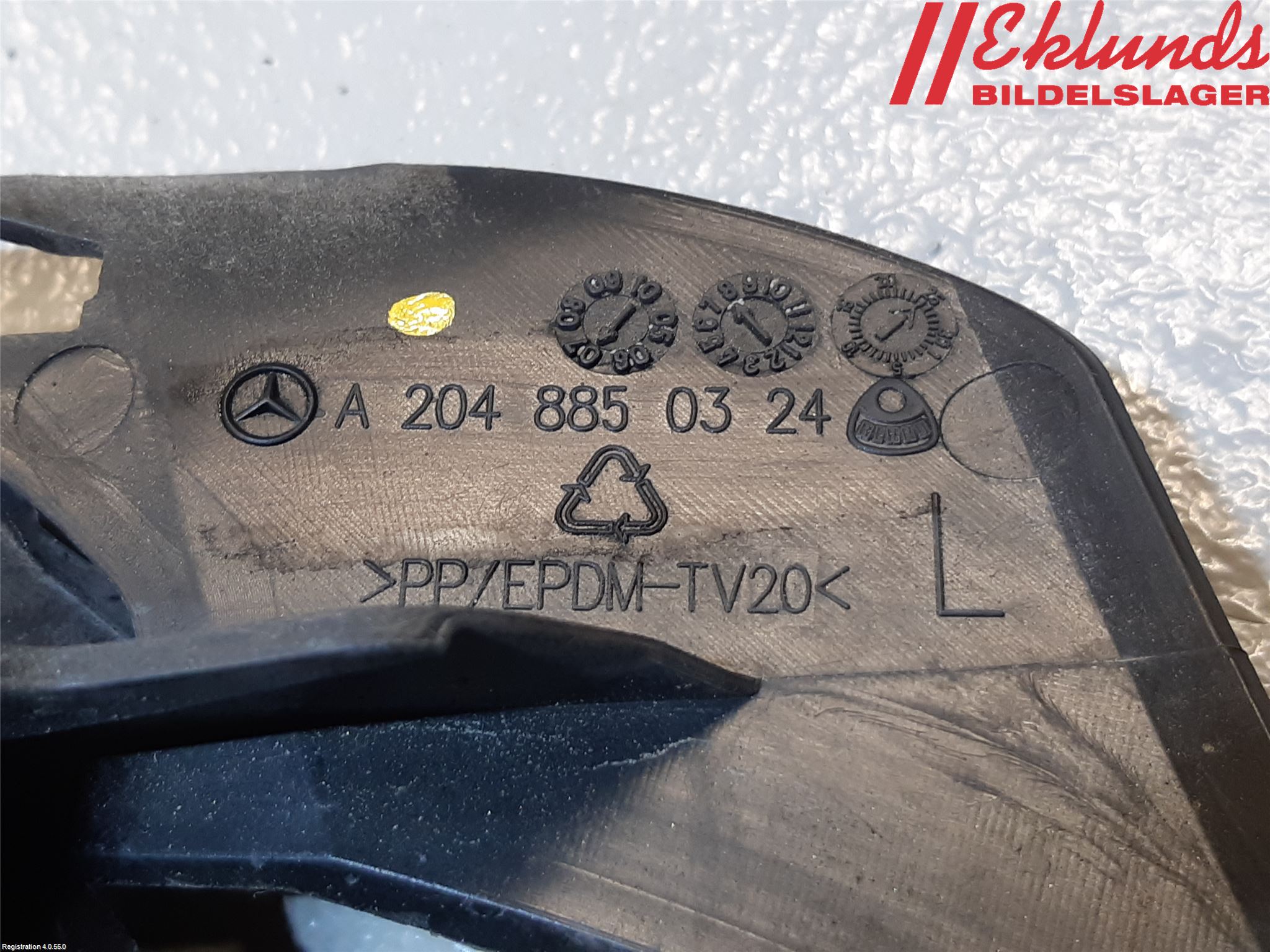 Mercedes-Benz MB C-KLASS (W204) 07-15 Dimljussarg Fram