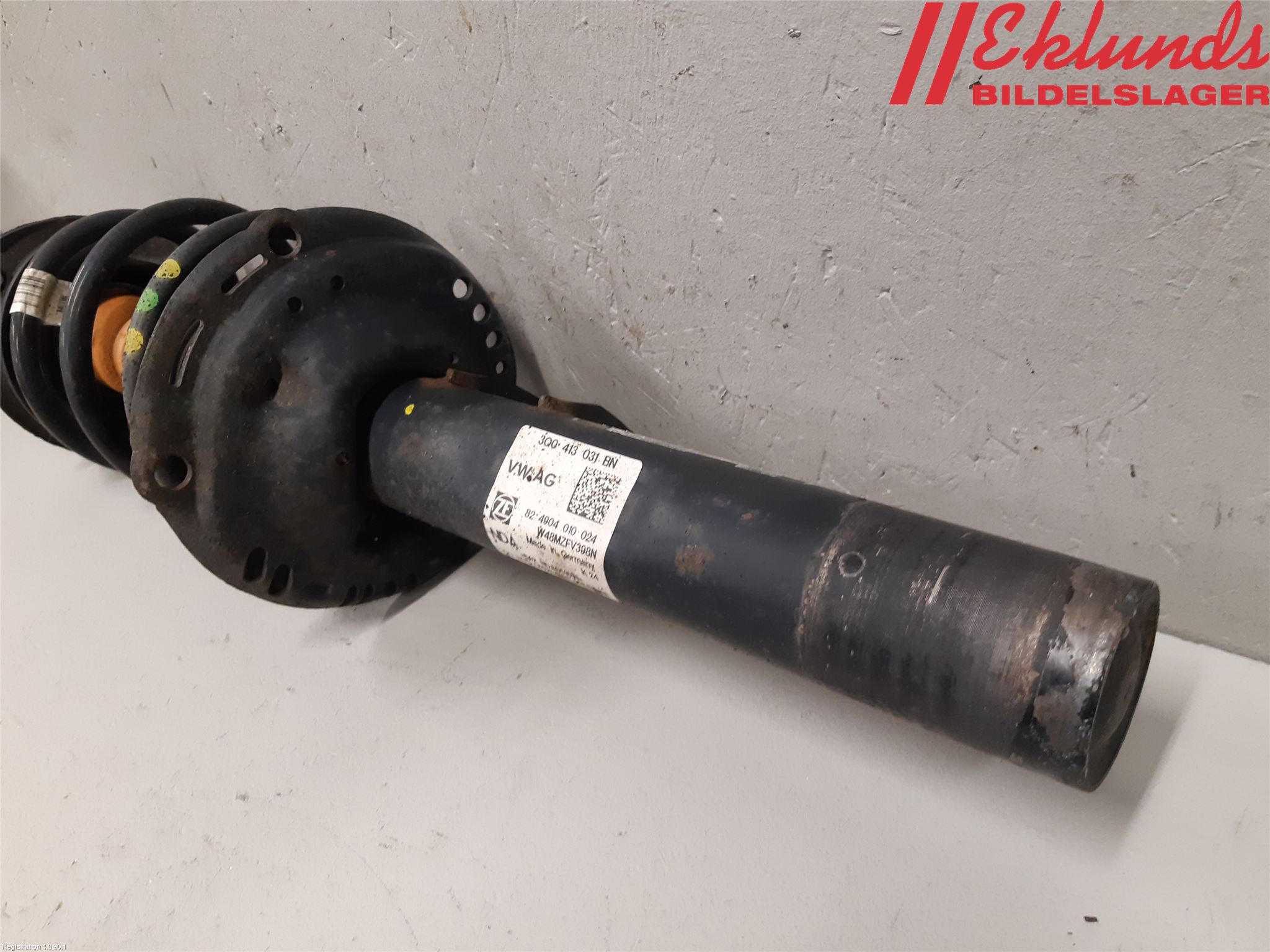 Volkswagen VW PASSAT 15-19 Fjäderben Fram Höger