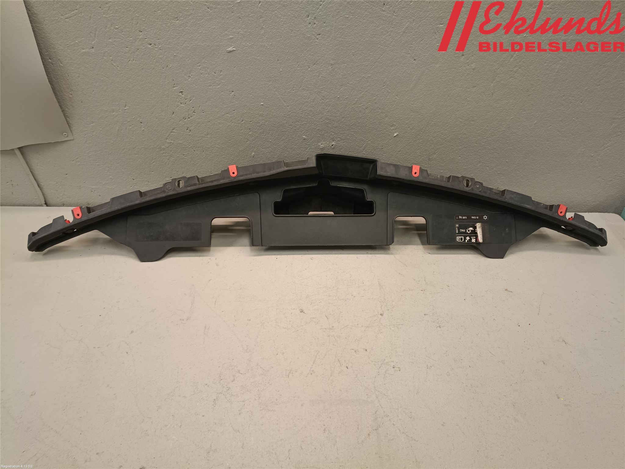 Opel INSIGNIA 09-16 Front Huvlåsplåt-Balk