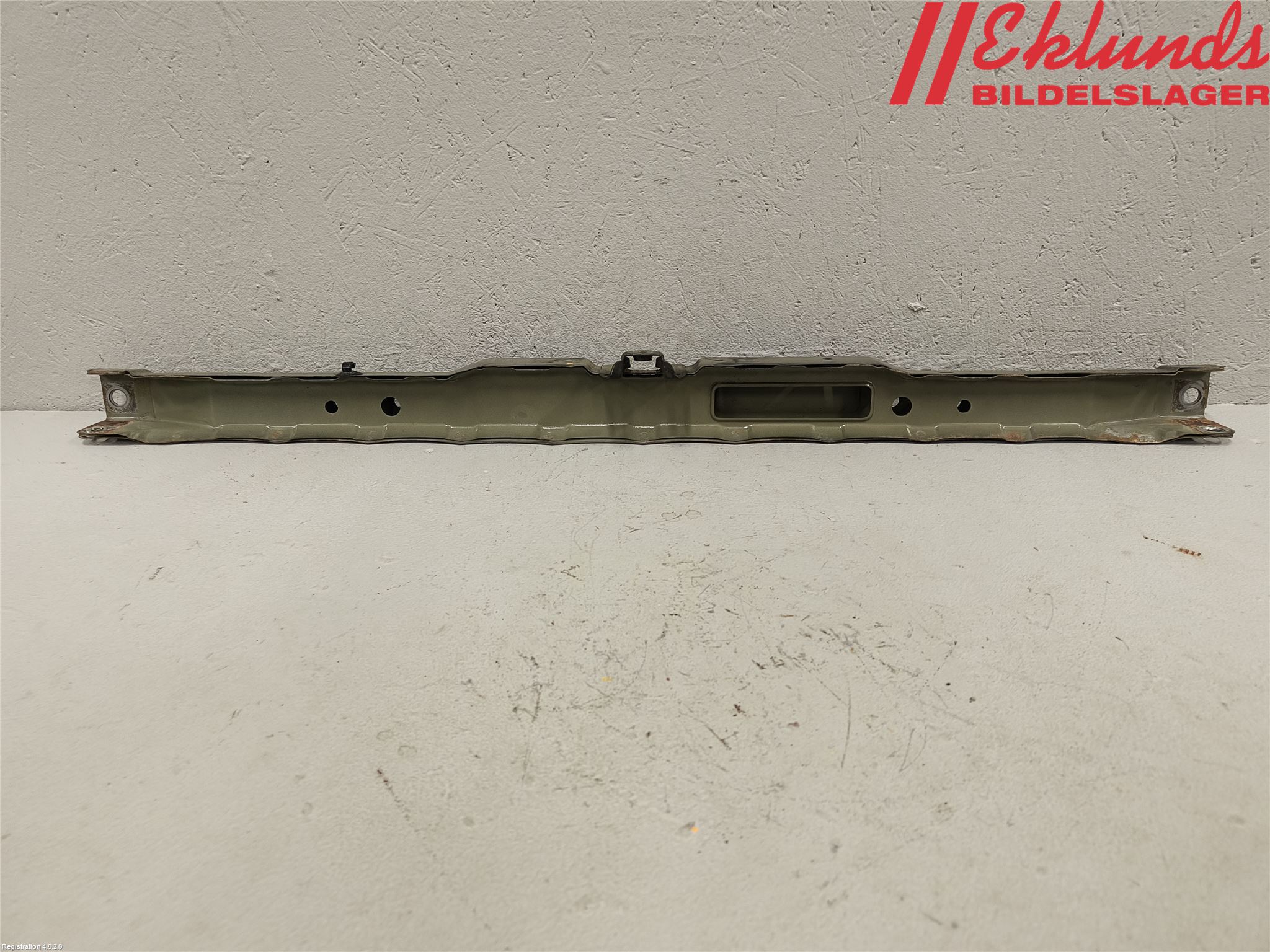 Toyota RAV 4 06-12 Front Huvlåsplåt-Balk