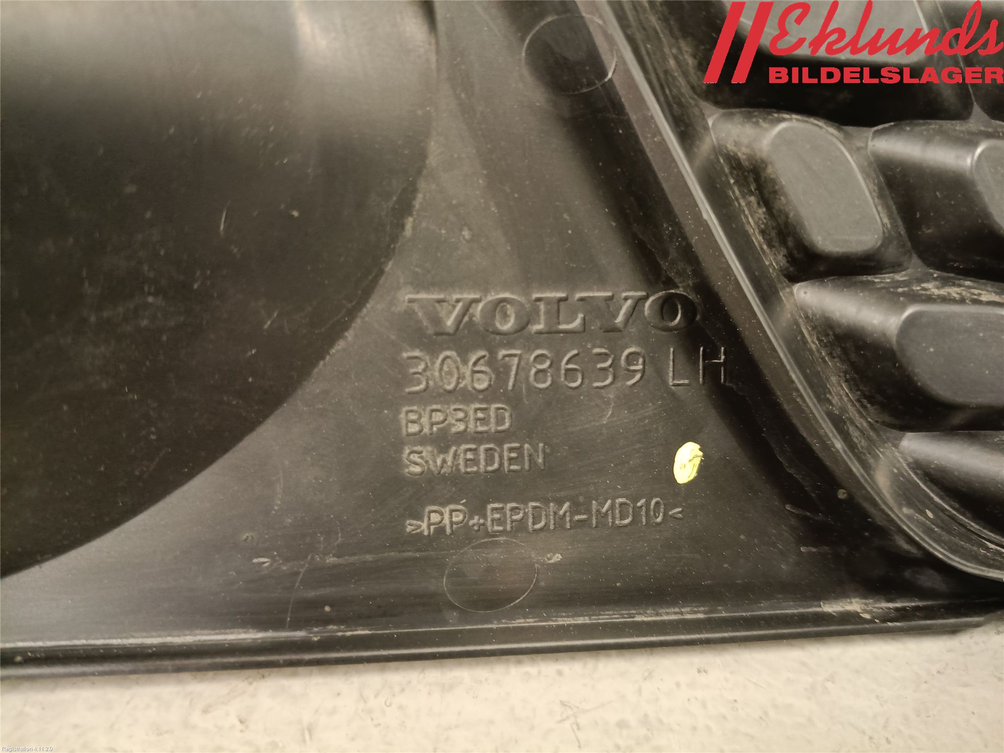 Volvo V70 08-13 Dimljussarg Fram