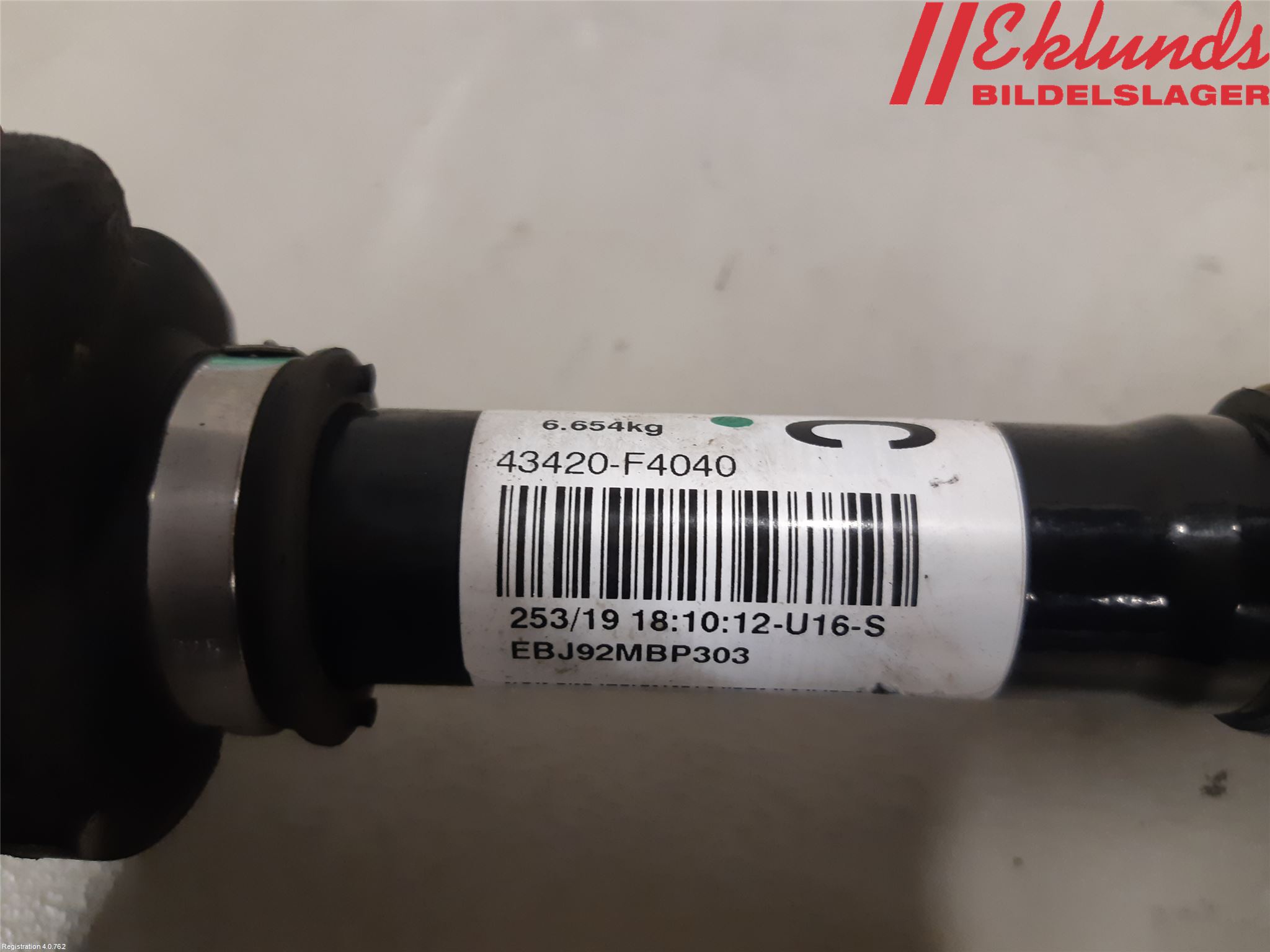 Toyota C-HR 16-23 Drivaxel Fram Vänster