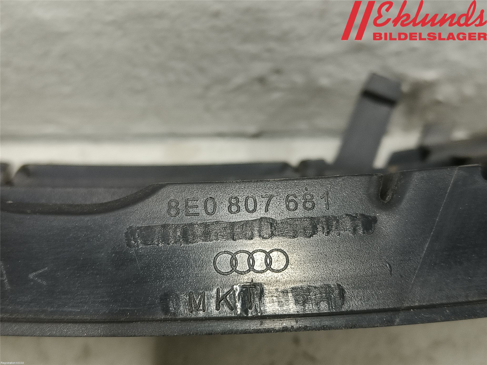 Audi A4/S4 01-05 Grilldel Vänster