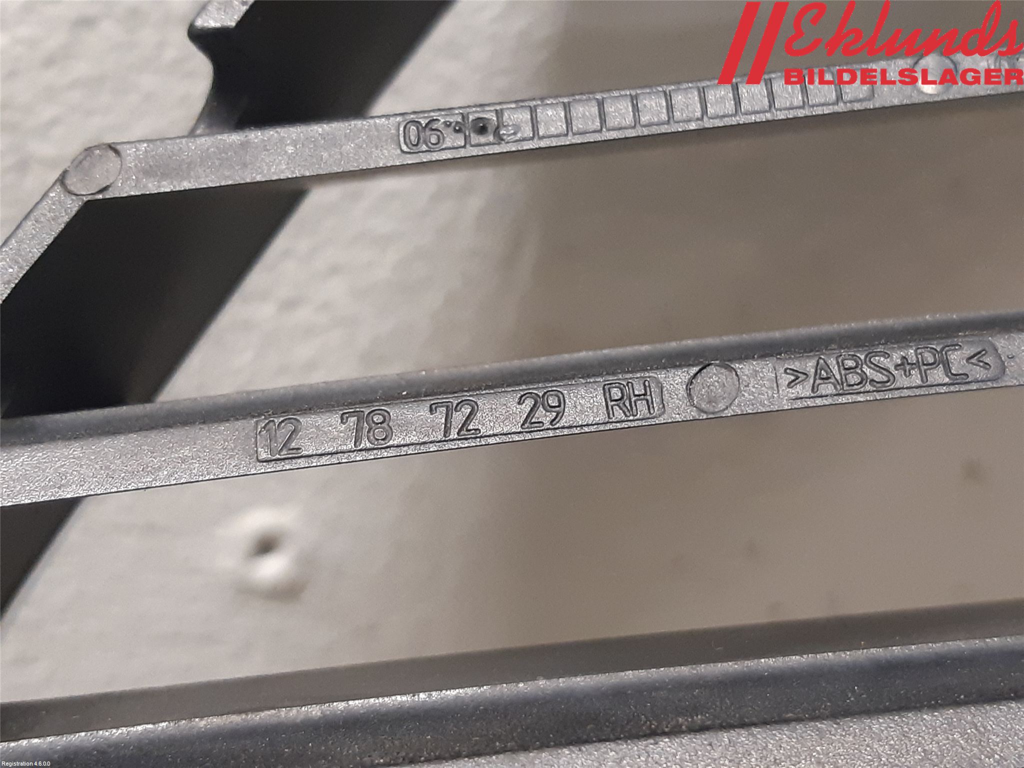 Saab 9-3 VER 2 Grilldel Höger