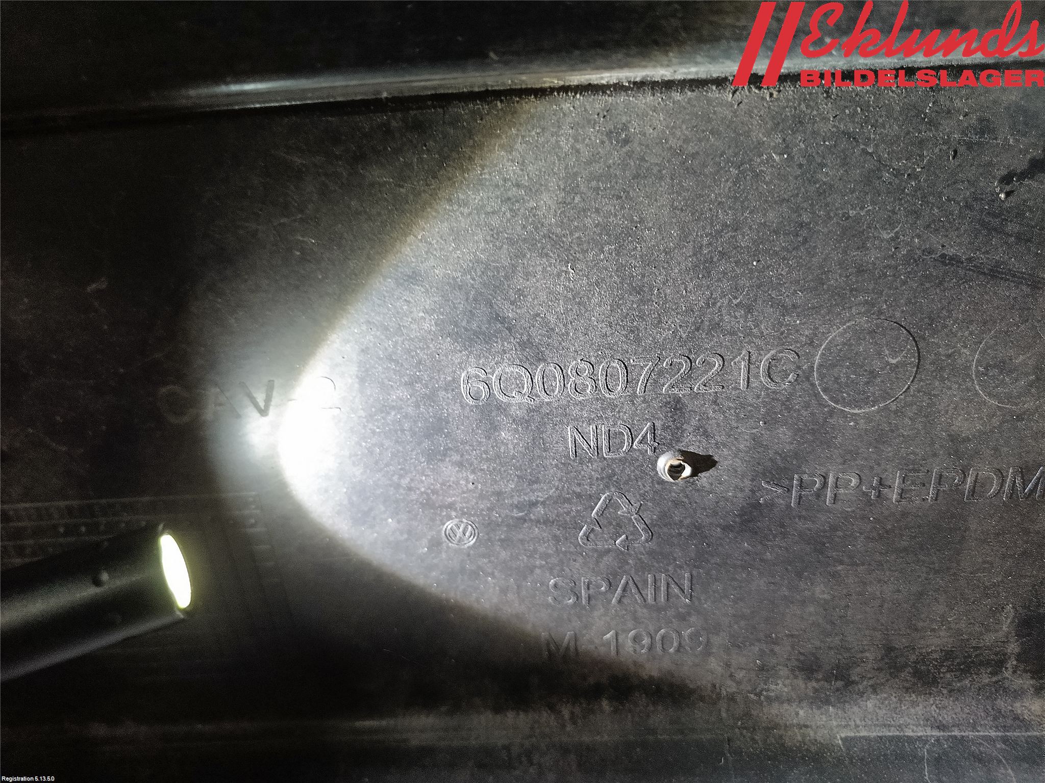 Volkswagen VW POLO 05-09 Stötfångarbeklädnad Fram