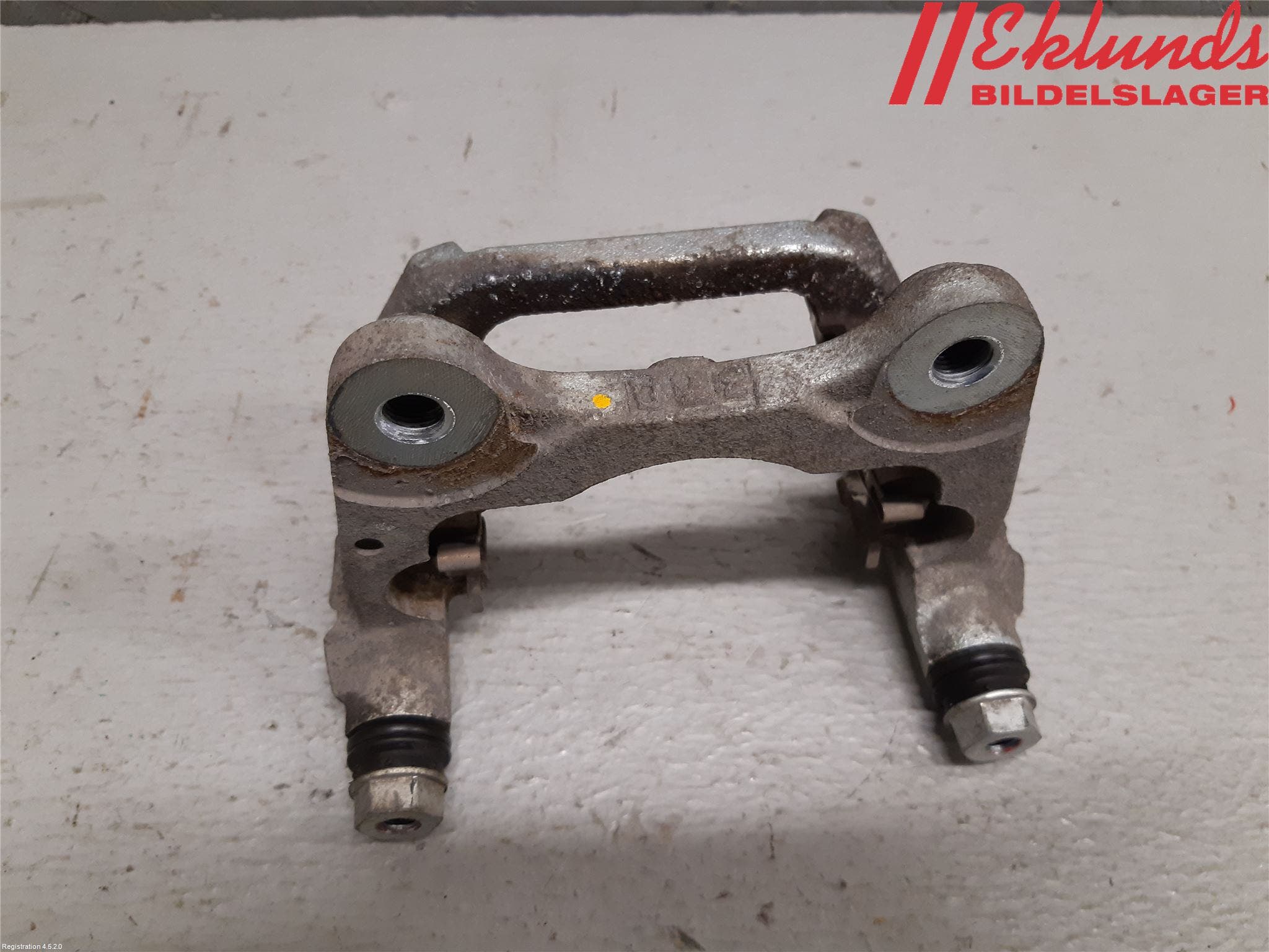 Toyota RAV4 19- Bromsokshållare