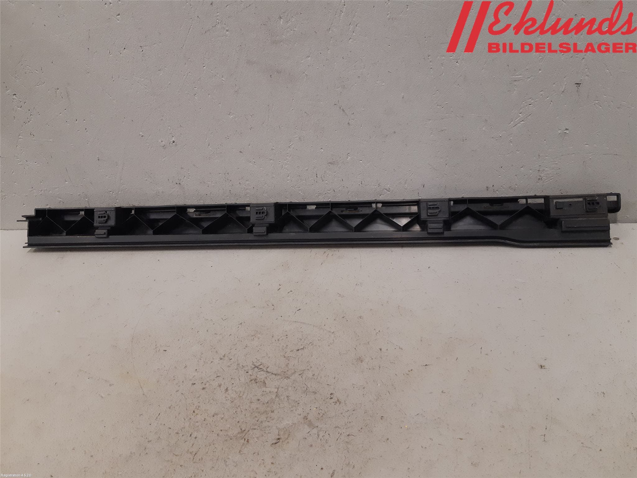 Volvo V90 CROSS COUNTRY 17->> Sidokjol Vä