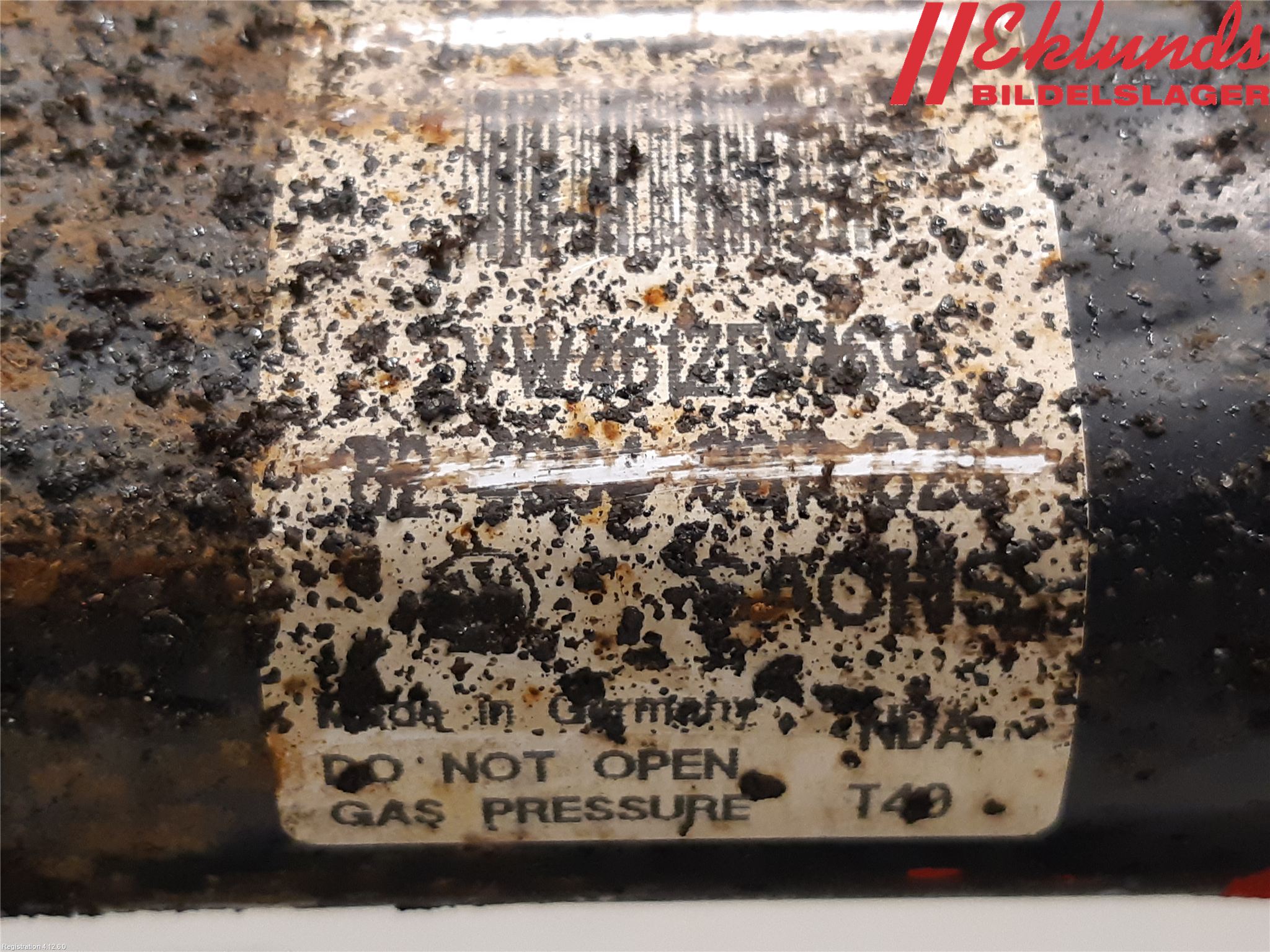 Volkswagen VW PASSAT 11-14 Fjäderben Fram Vänster