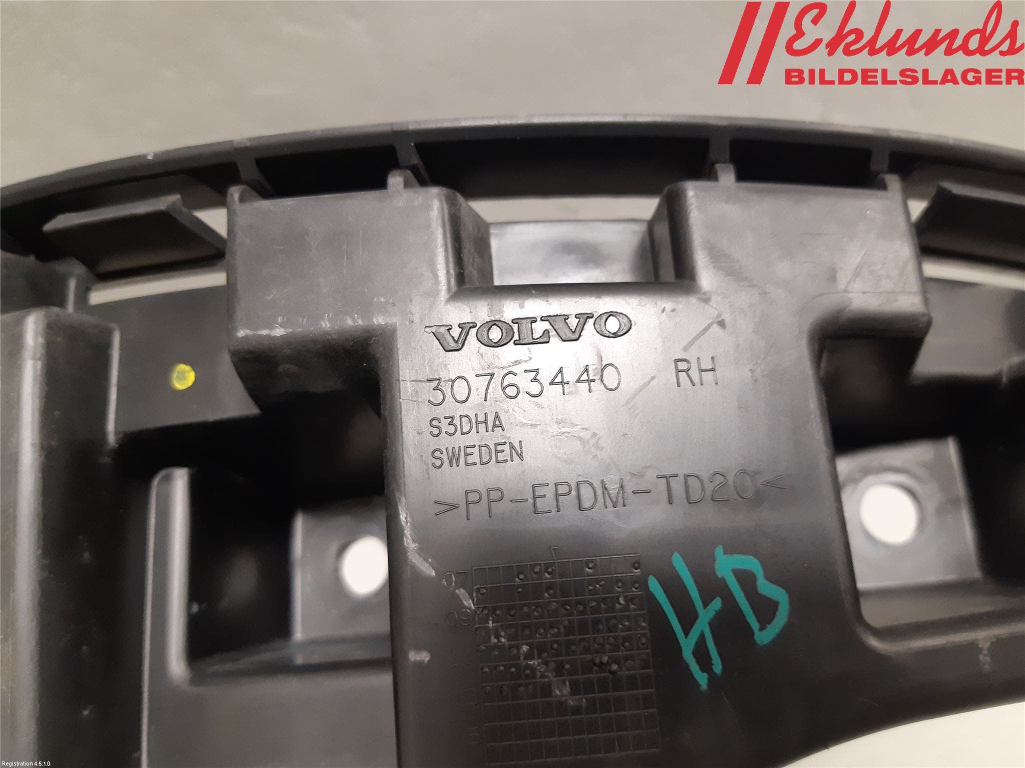 Volvo XC60 09-13 Stötfångarfäste Bak Hö