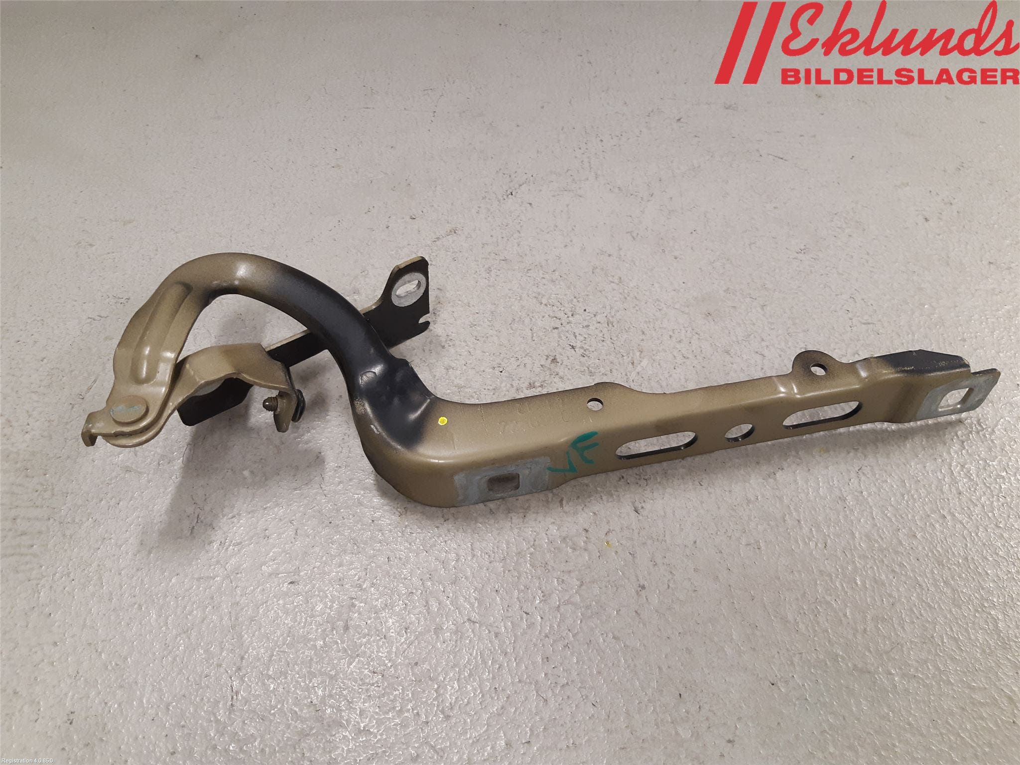 Peugeot 208 12-15 Huvgångjärn