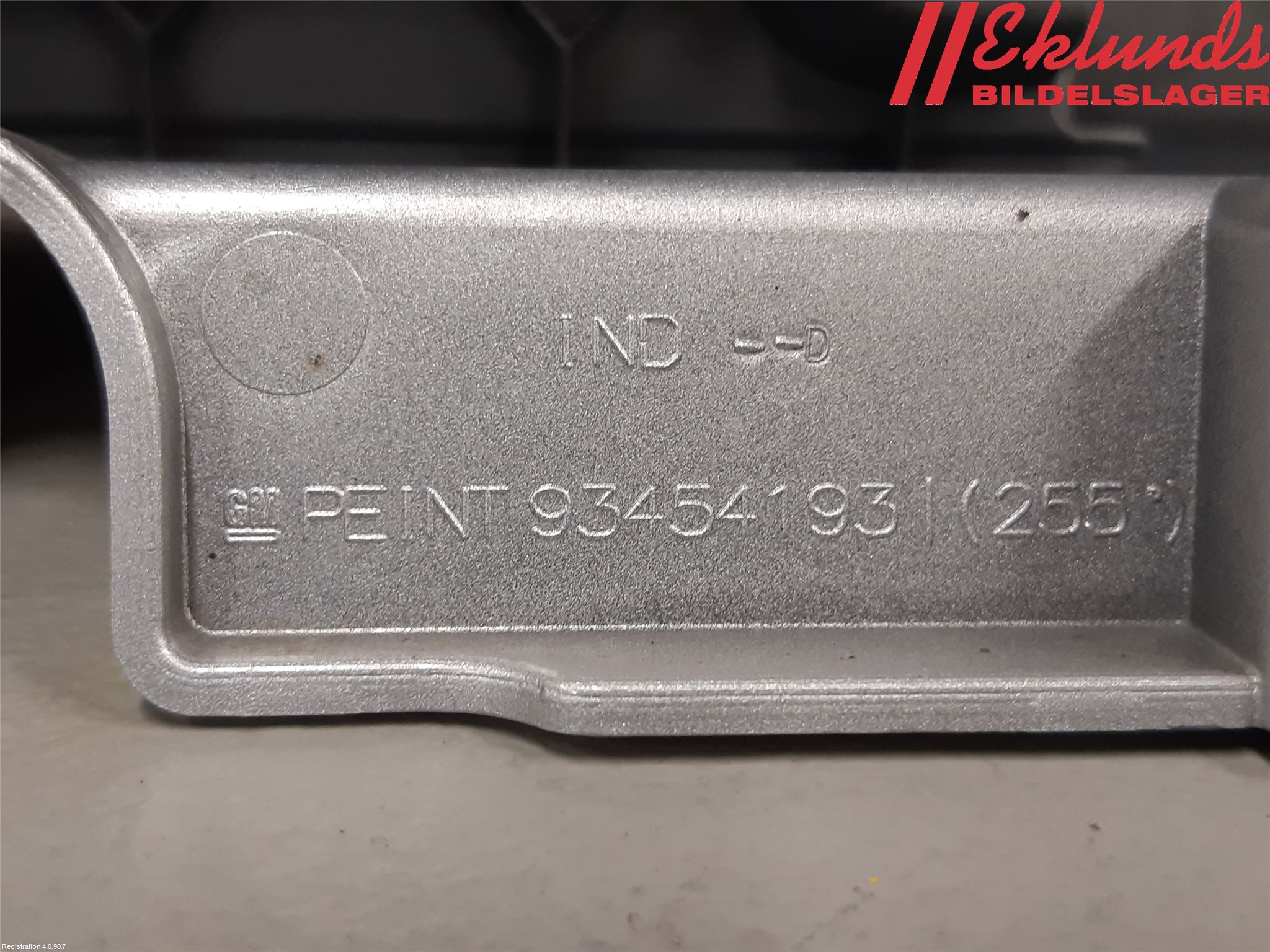 Opel VIVARO 15-19 Bakljussarg