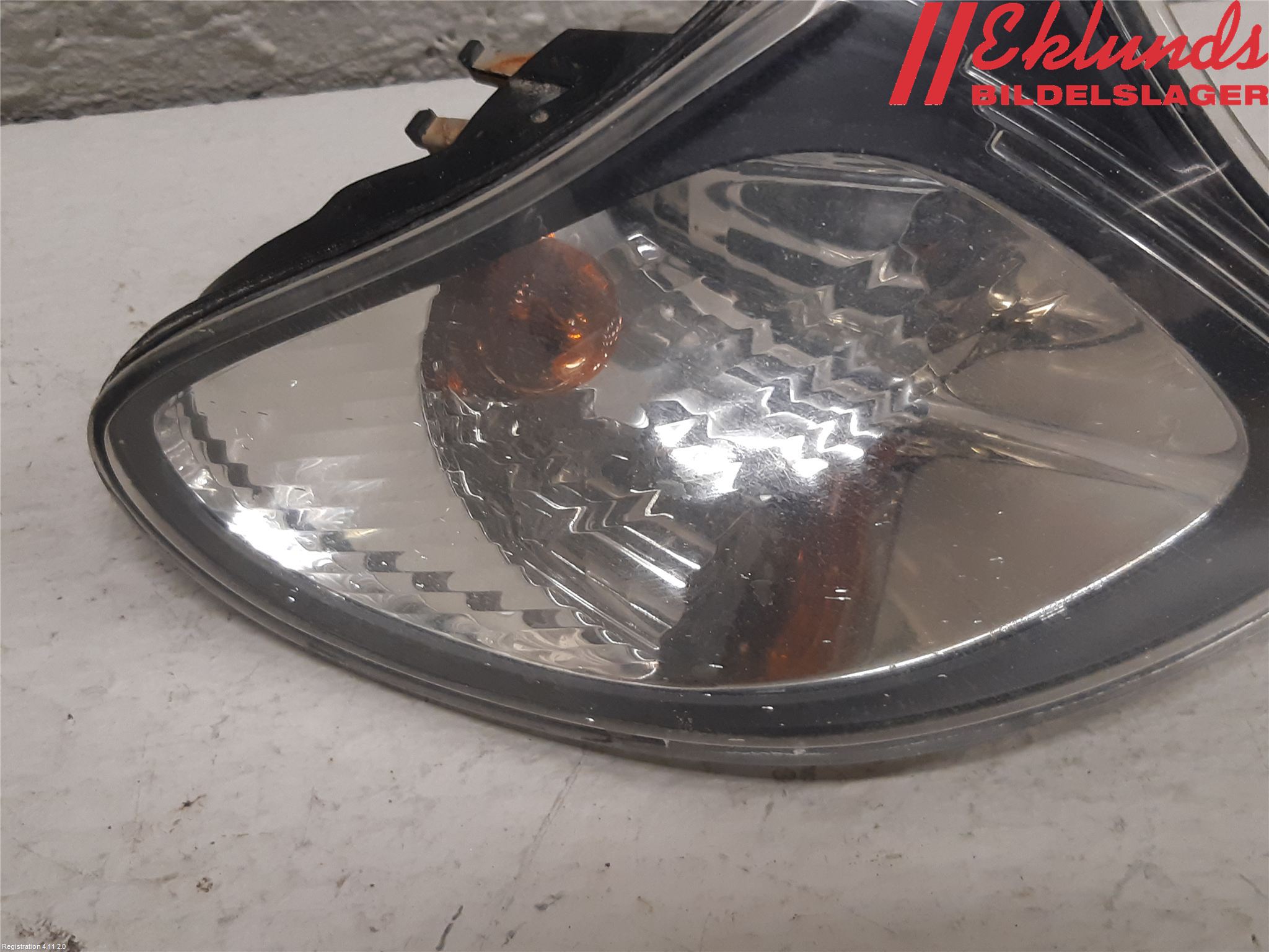 BMW 3 E46      98-05 Blinkers Fram Höger