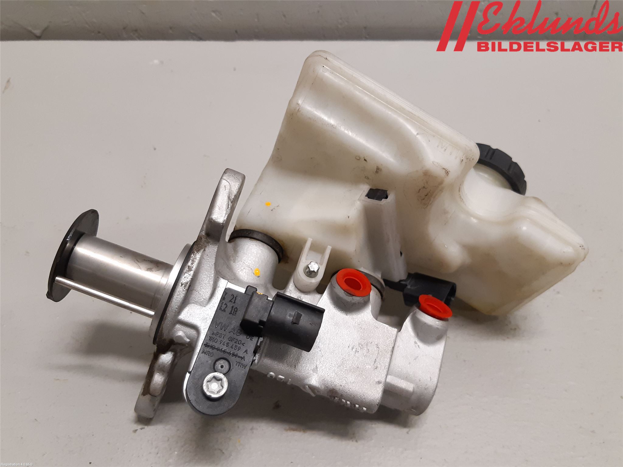 Volkswagen VW POLO VI 18->> Broms Huvudcylinder