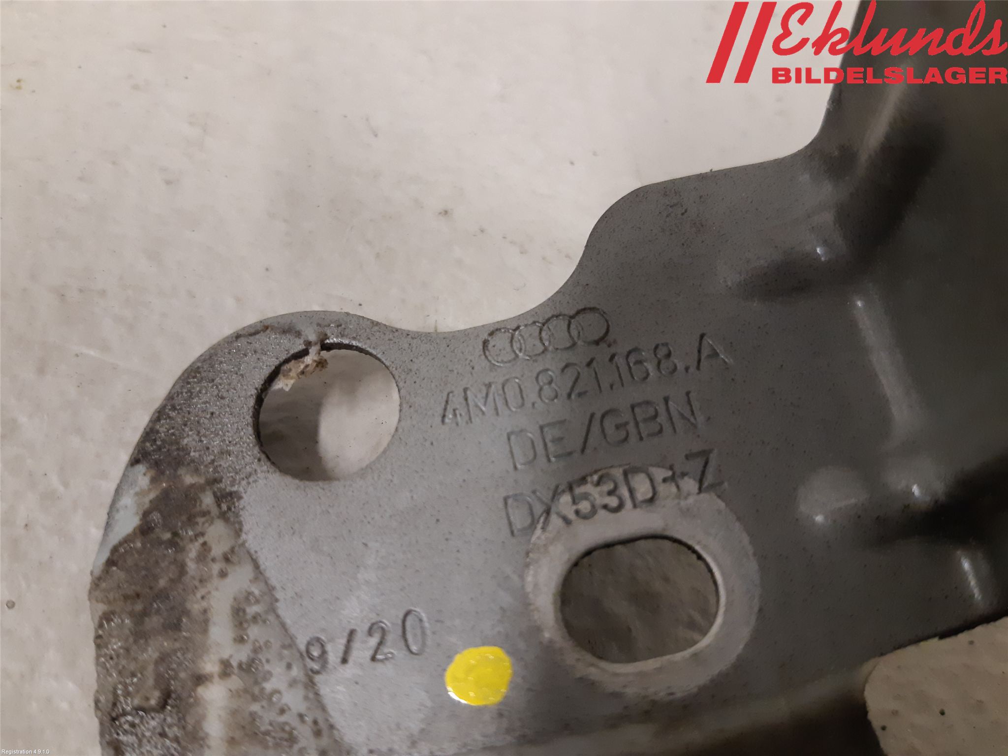 Audi Q7/SQ7 Skärmfäste Fram Hö