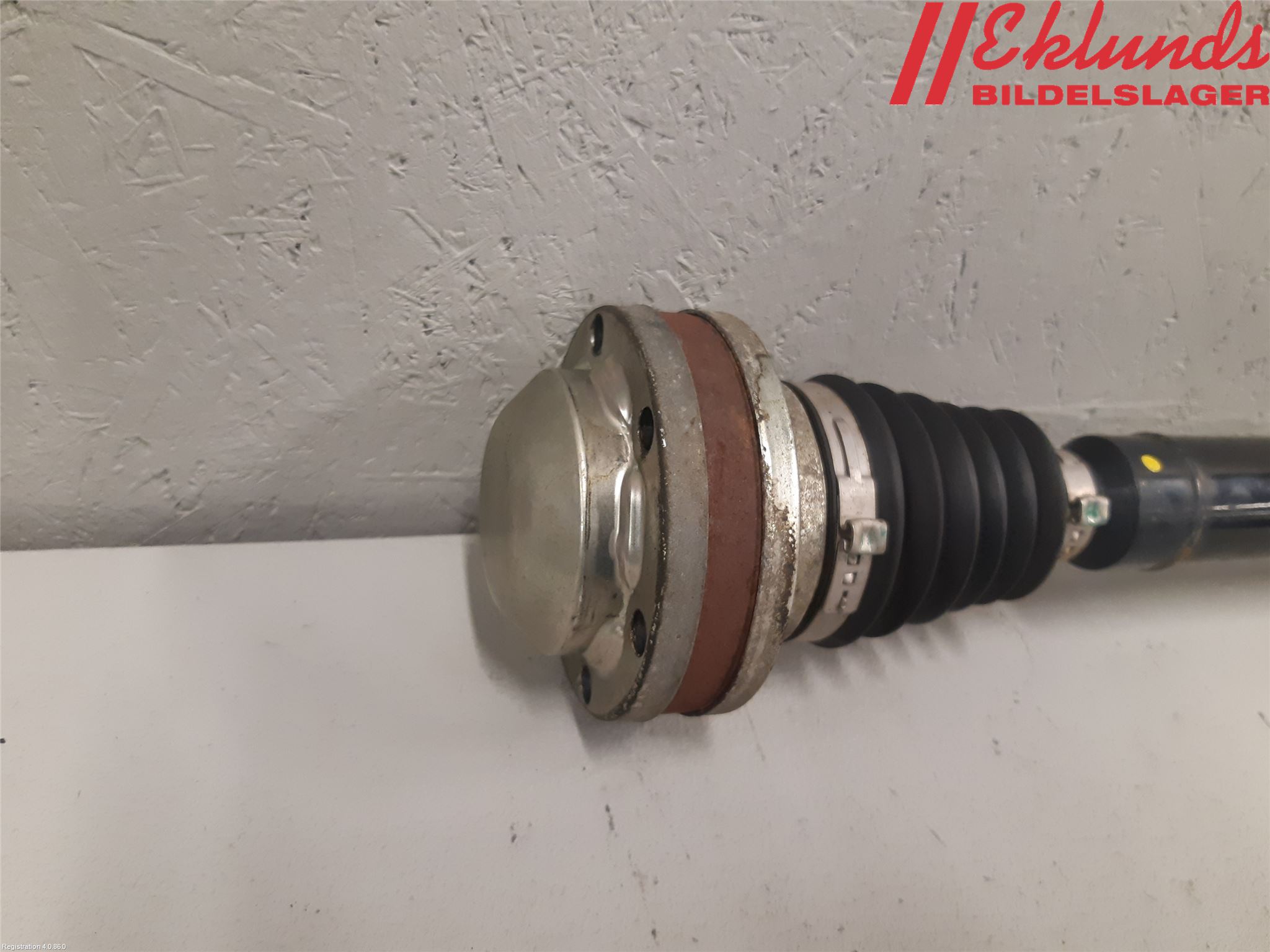 Volkswagen VW PASSAT 11-14 Drivaxel Fram Höger